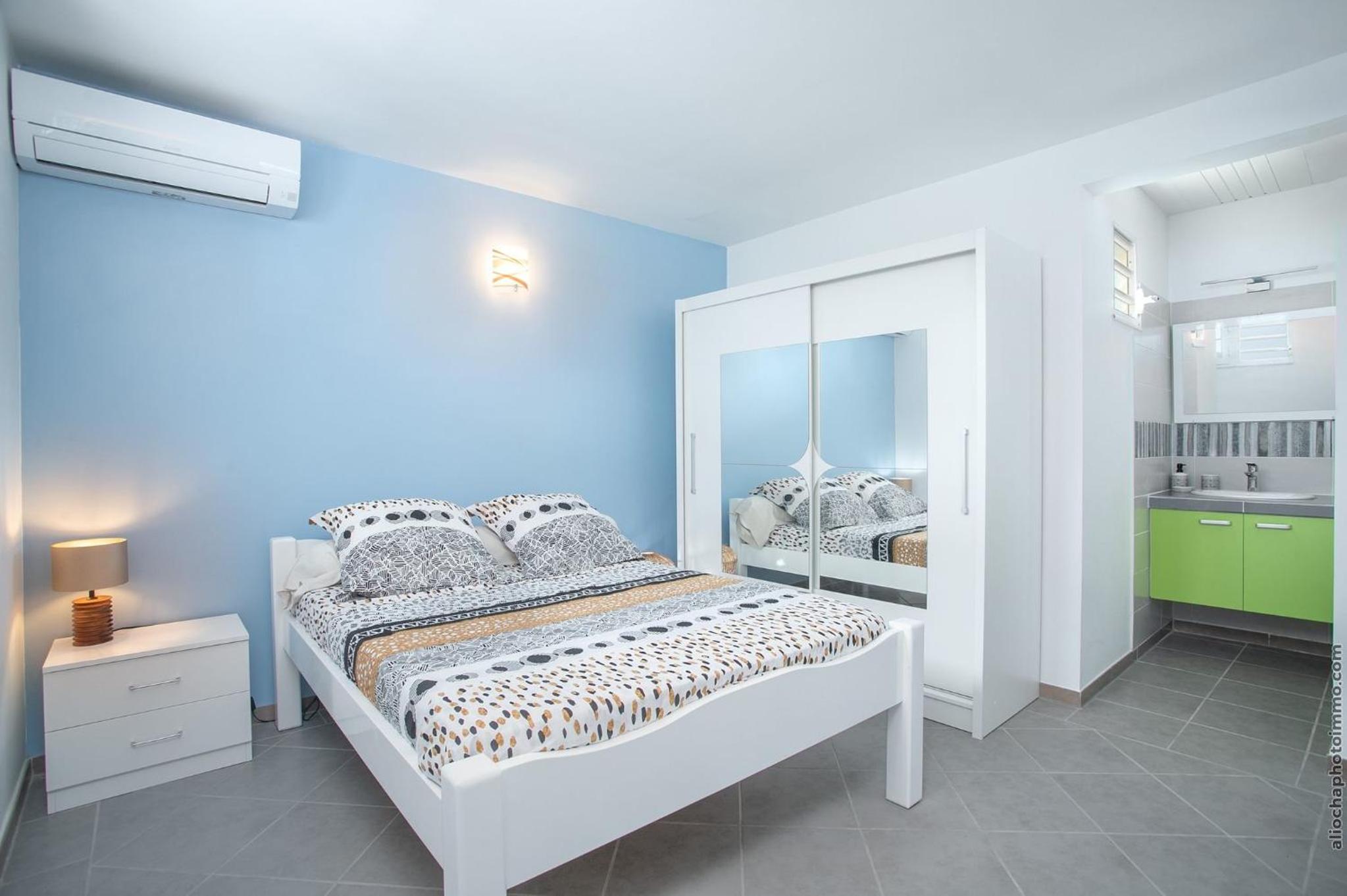 One-Bedroom Apartment - Photo 10