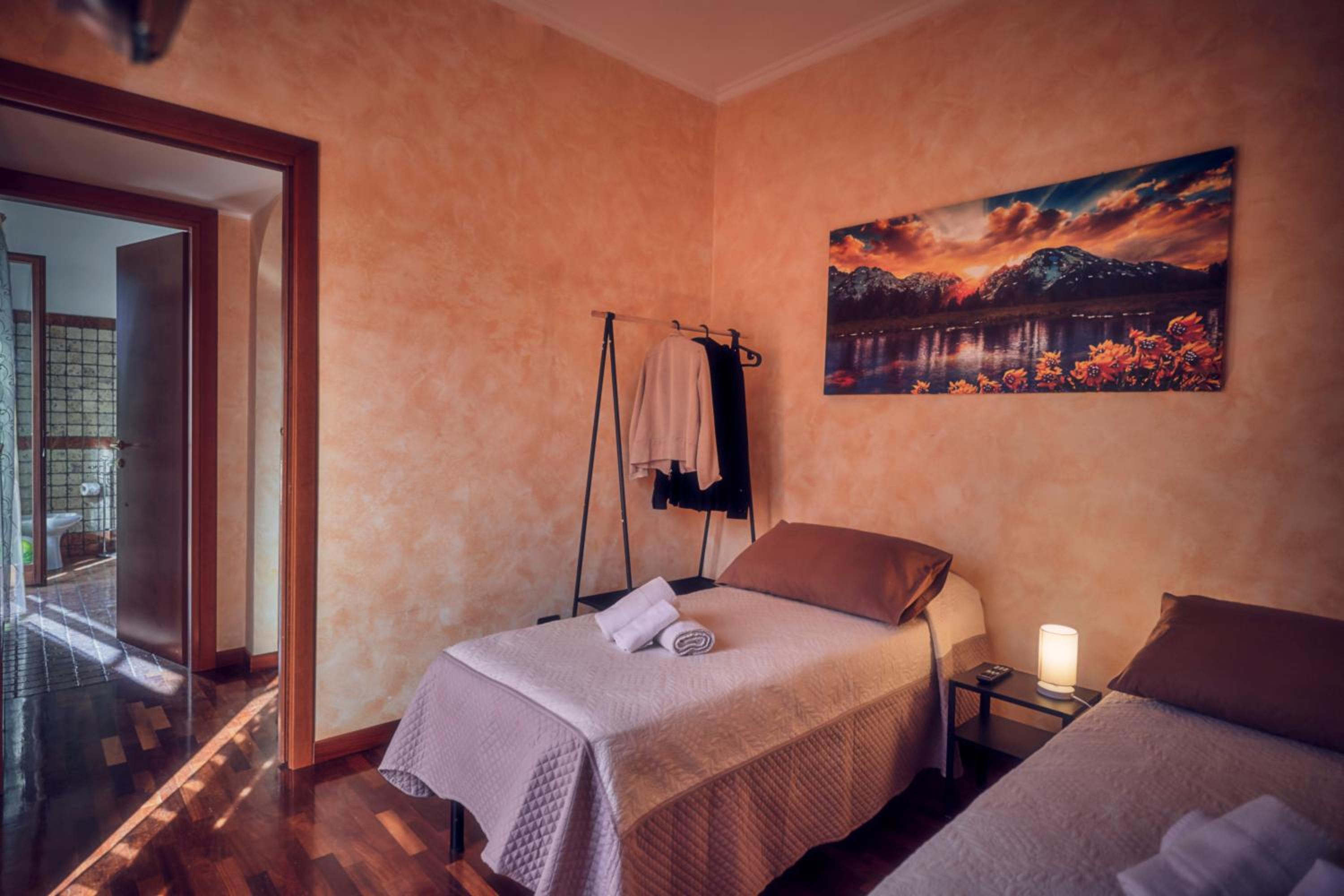Double Or Twin Room - Photo 8