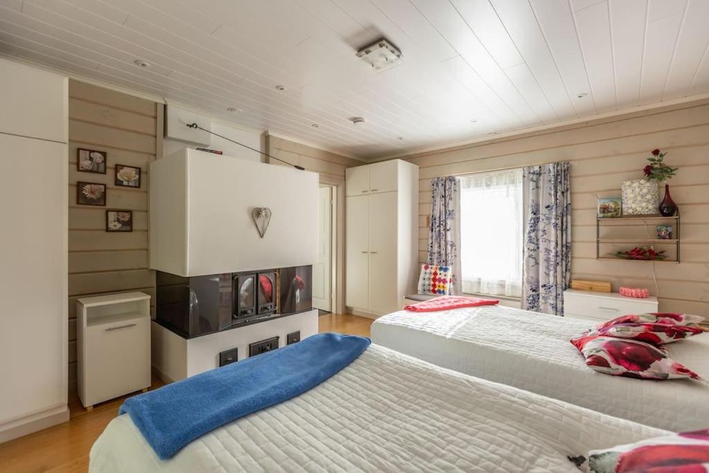 Three-Bedroom Villa - Photo 9