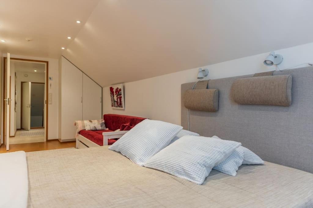 Three-Bedroom Villa - Photo 10
