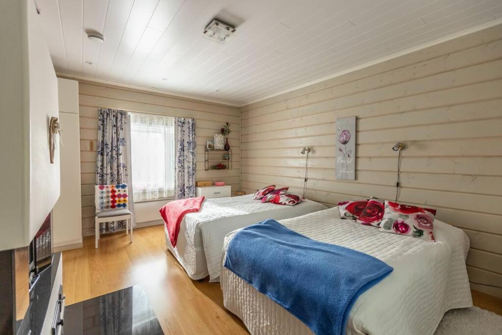 Three-Bedroom Villa - Photo 12