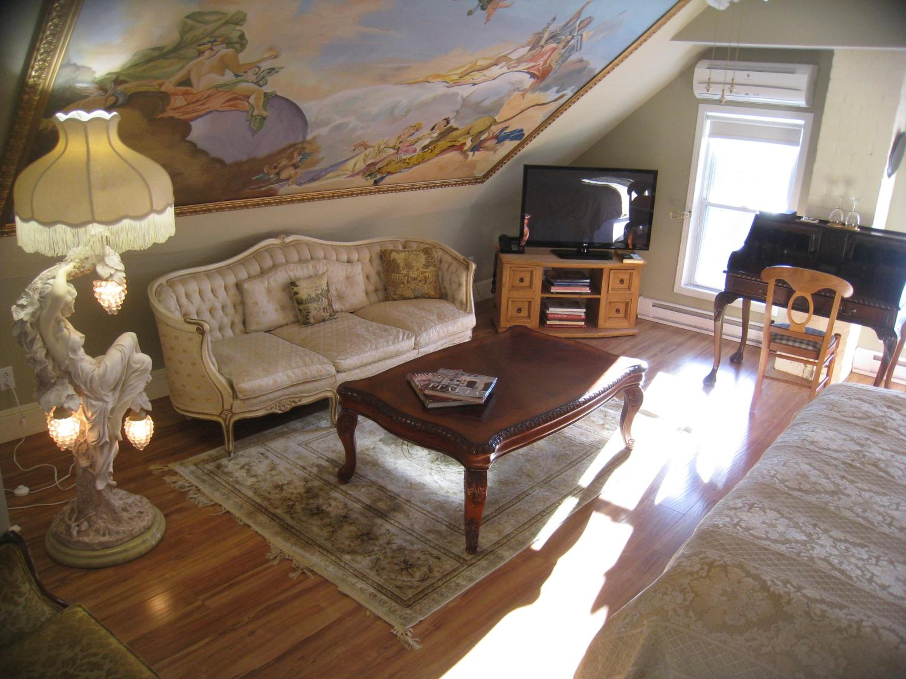 King Suite photo 3