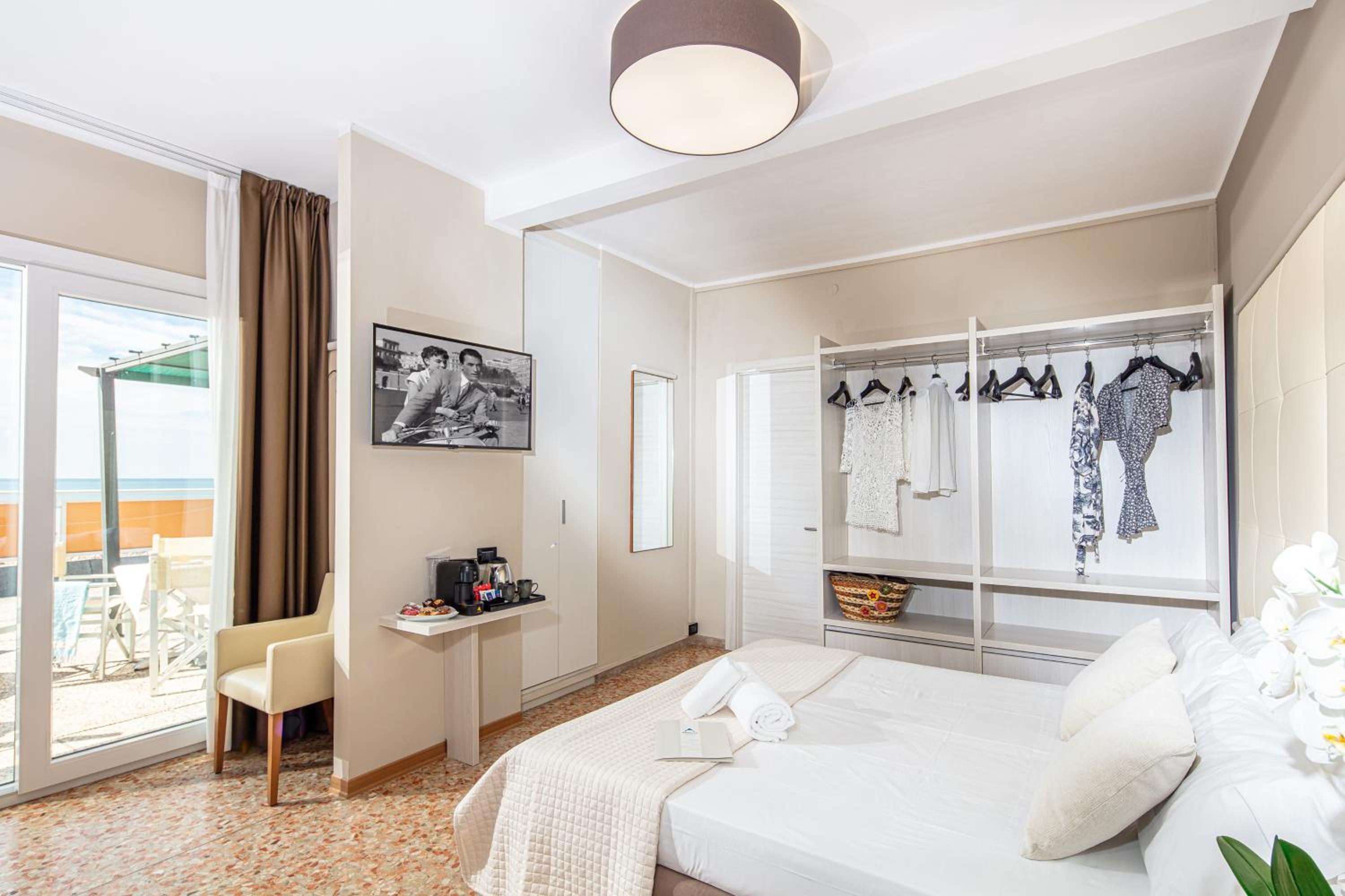 Triple Room with Terrace - Photo 1