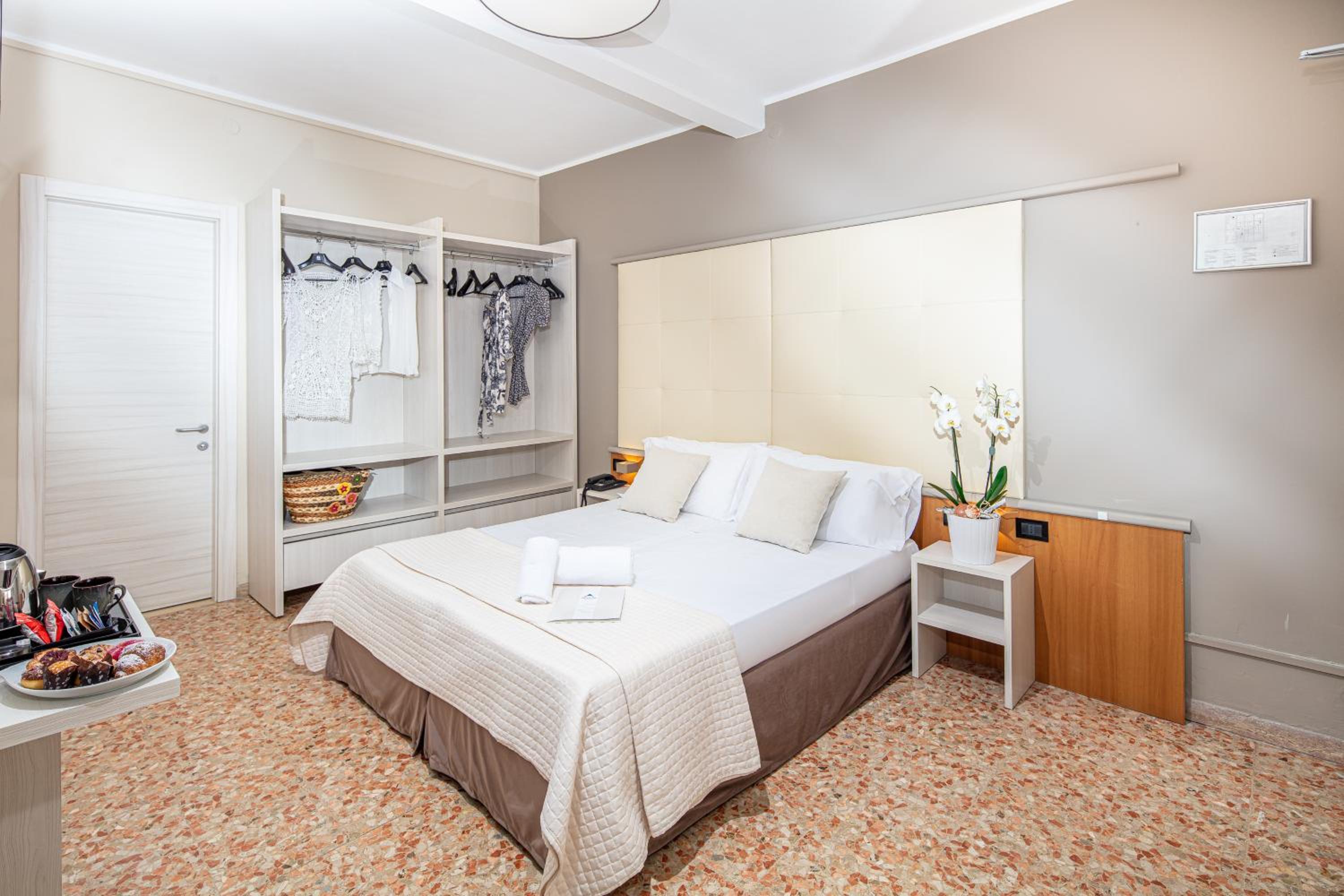 Triple Room with Terrace - Photo 9