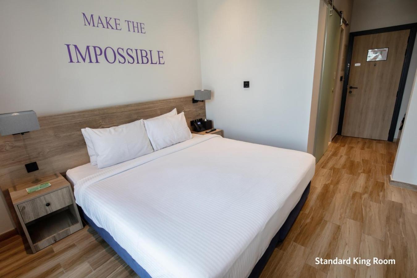 Standard King Room (includes 15% off F&B) photo 3