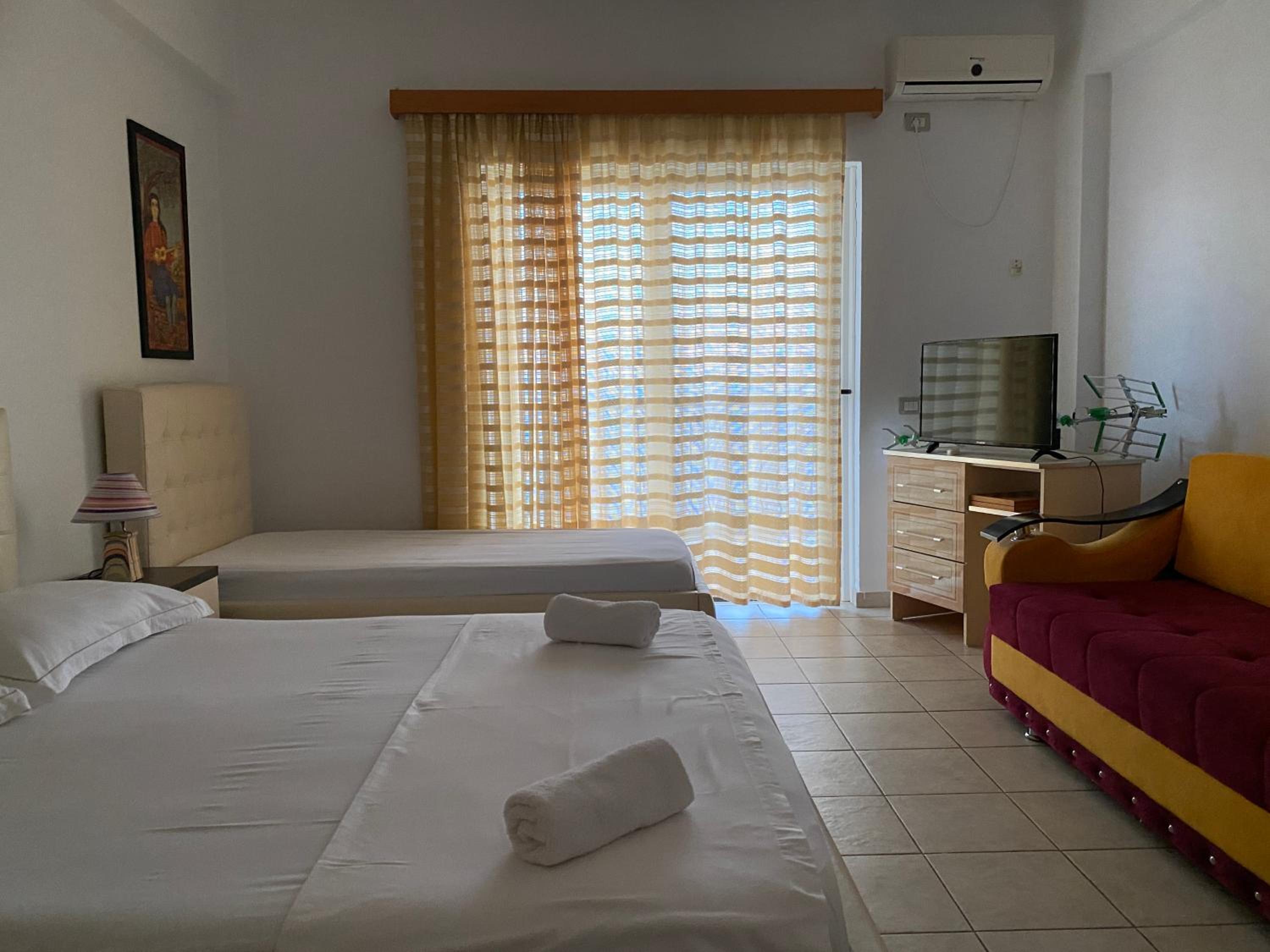 Standard Triple Room with Sea View photo 2