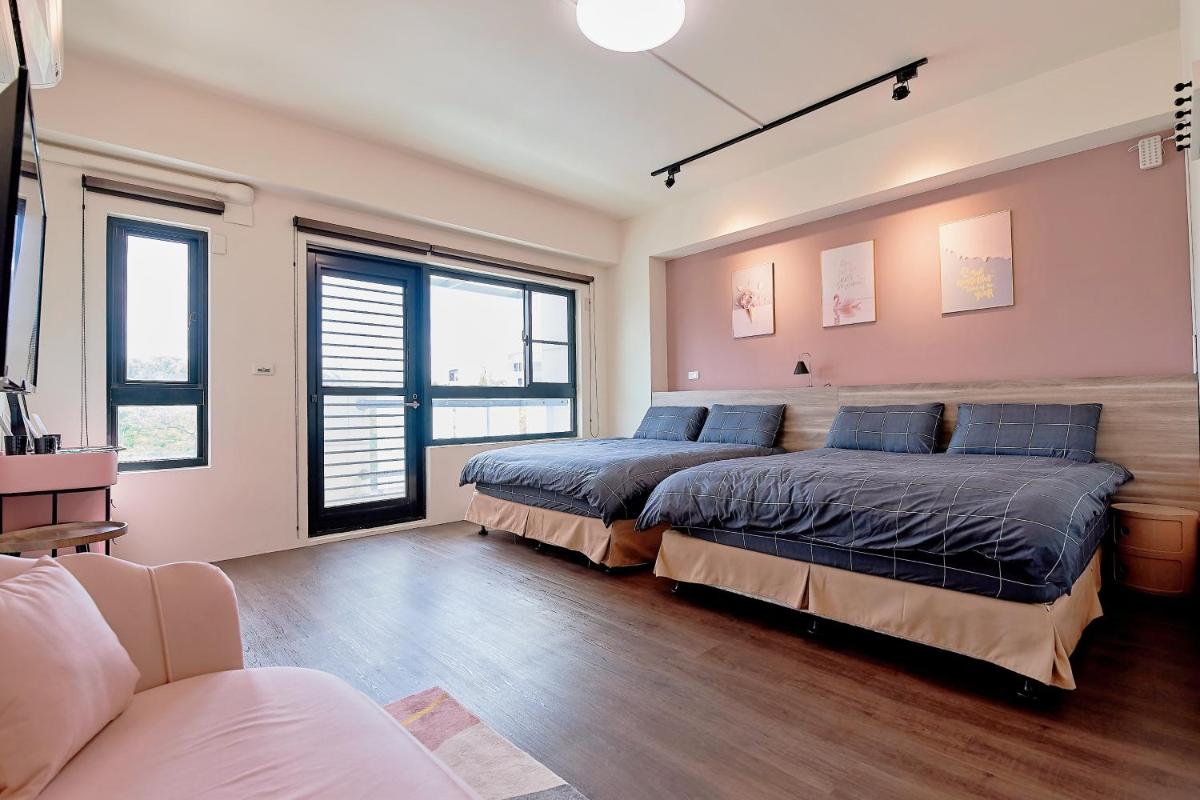Four-Bedroom House photo 2