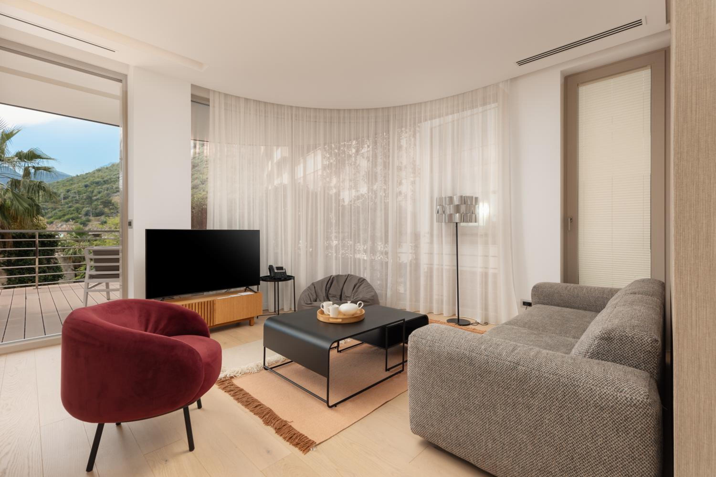 Three-Bedroom Apartment with Garden View