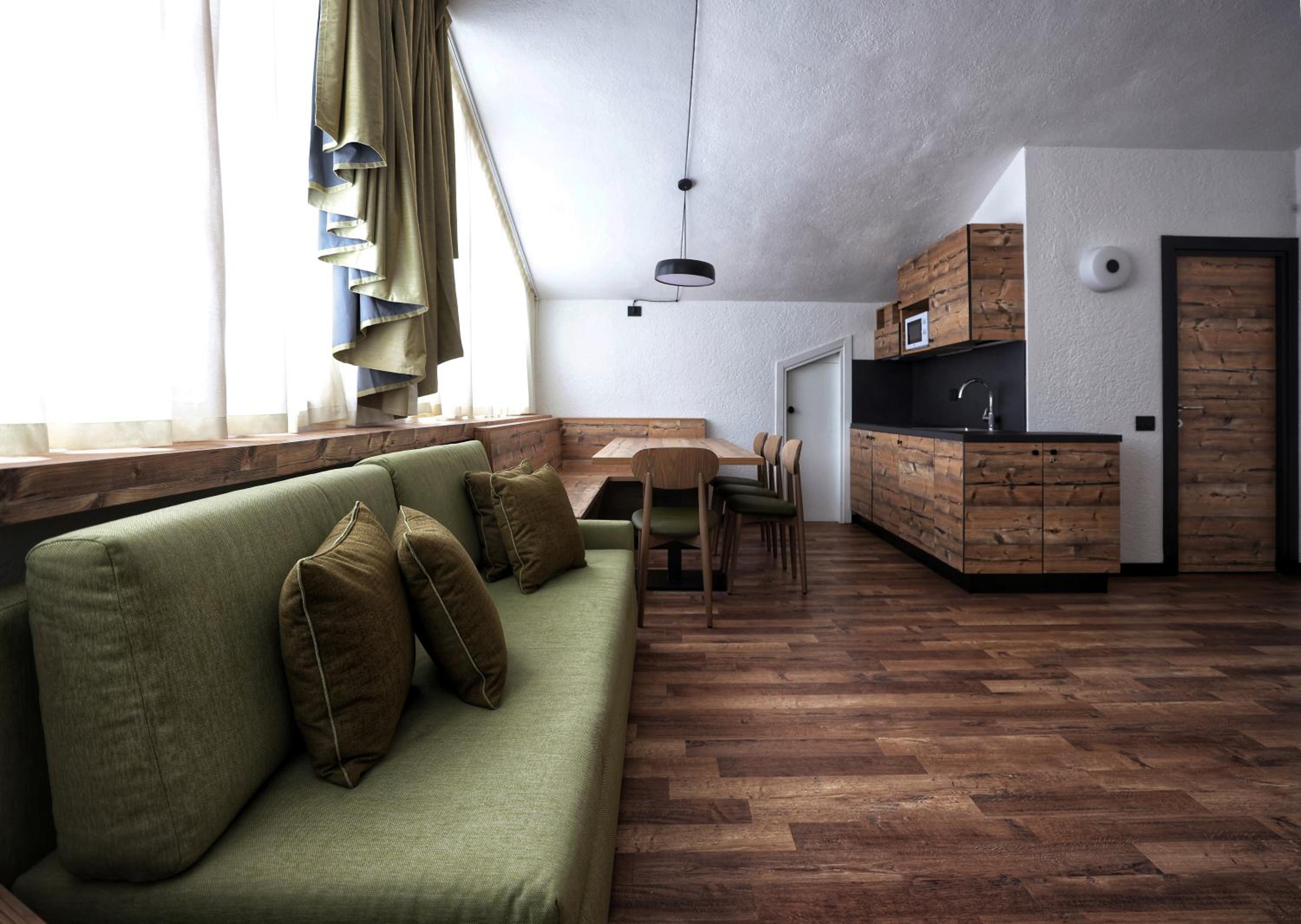 Two-Bedroom Apartment - Photo 2