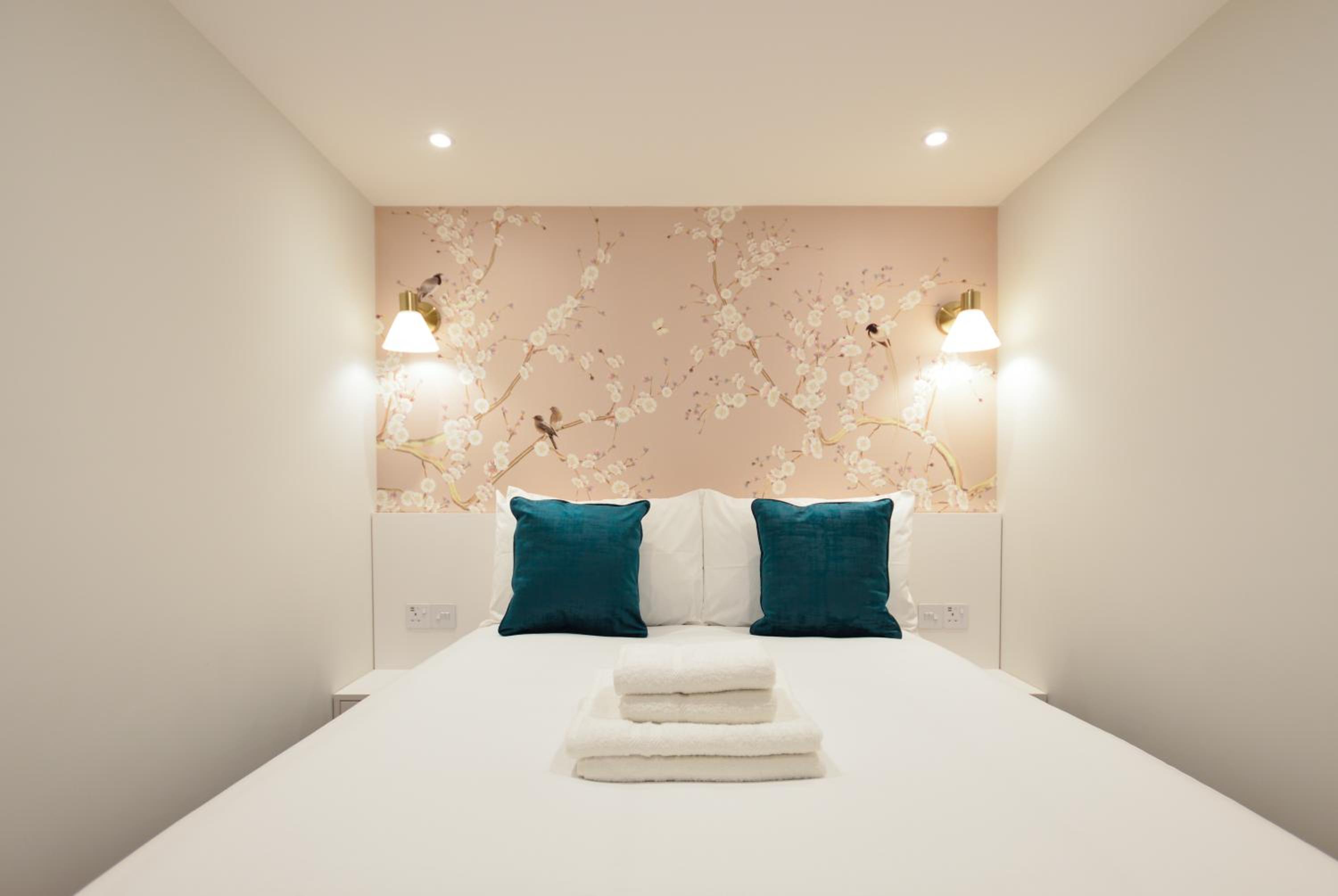 Lower Ground Floor One Bedroom photo 1