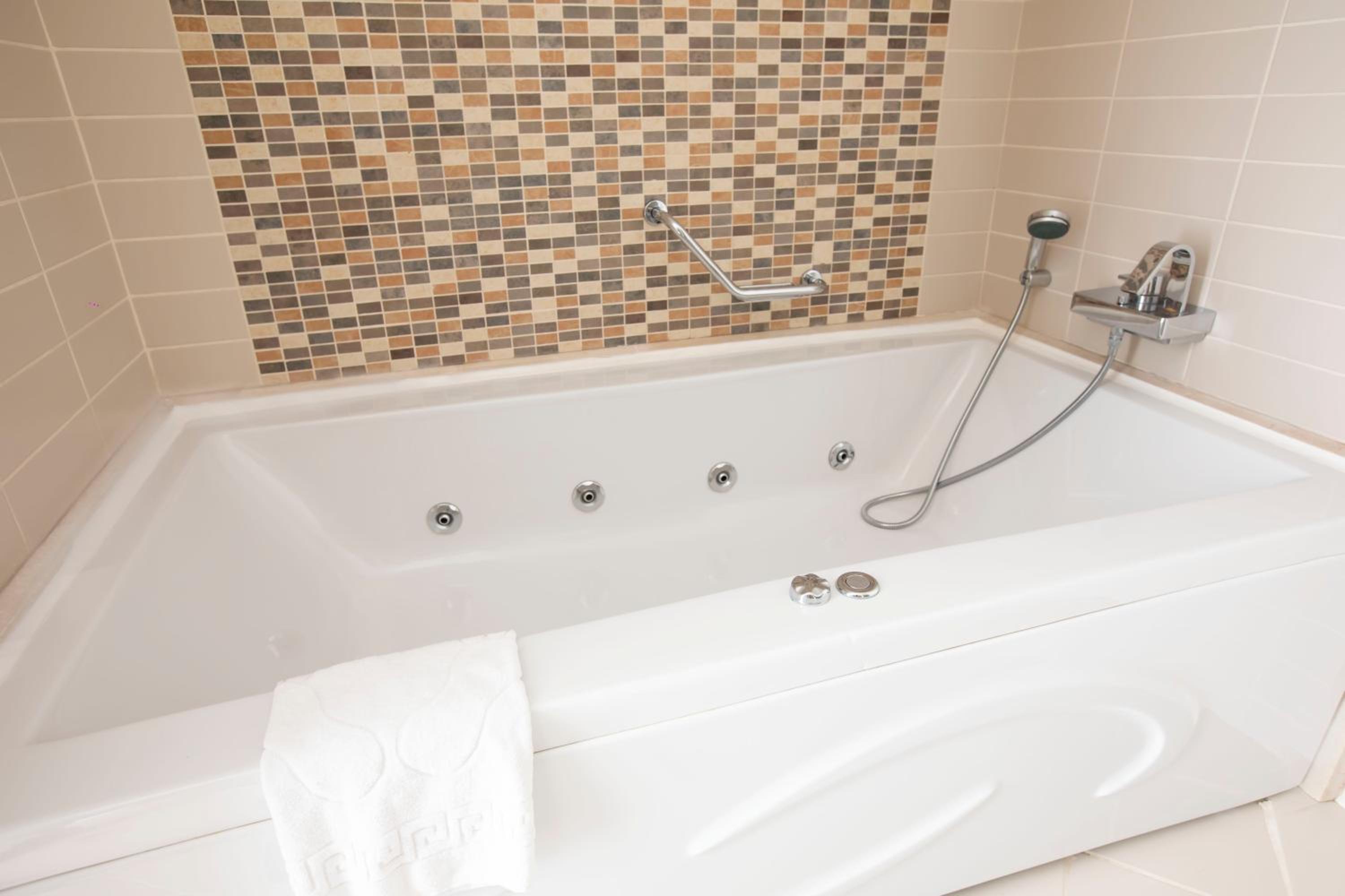 Deluxe Room with Jacuzzi