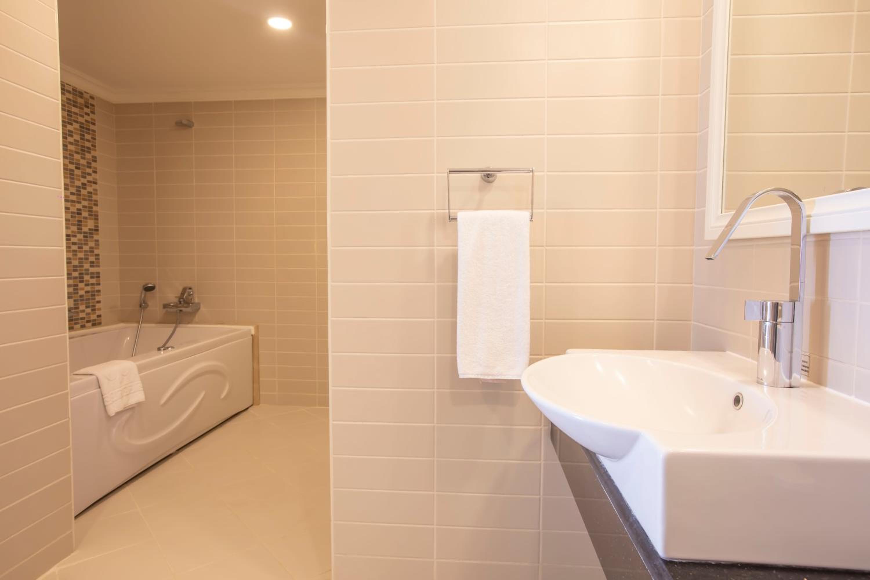 Deluxe Room with Jacuzzi