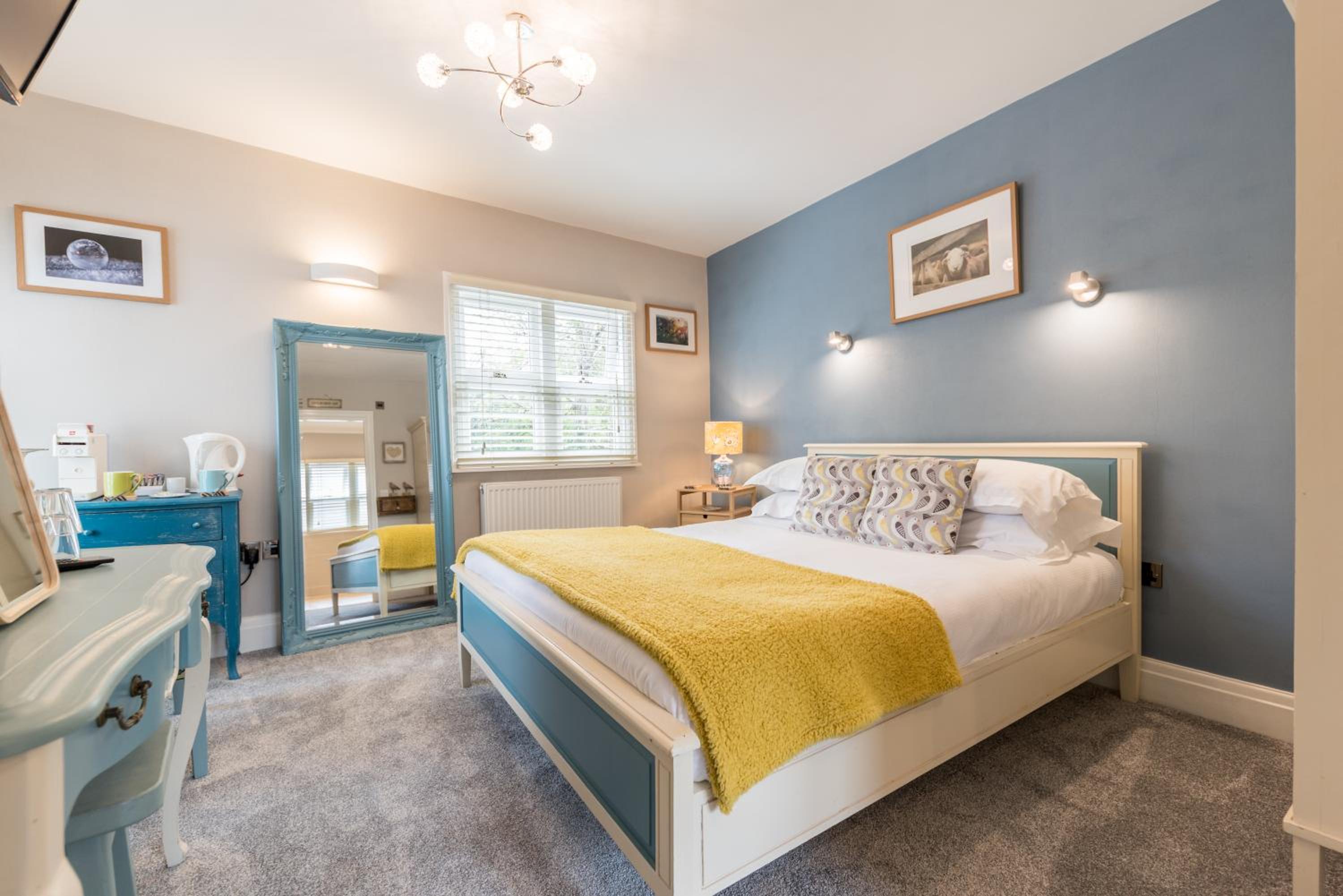 Standard King Room photo 2