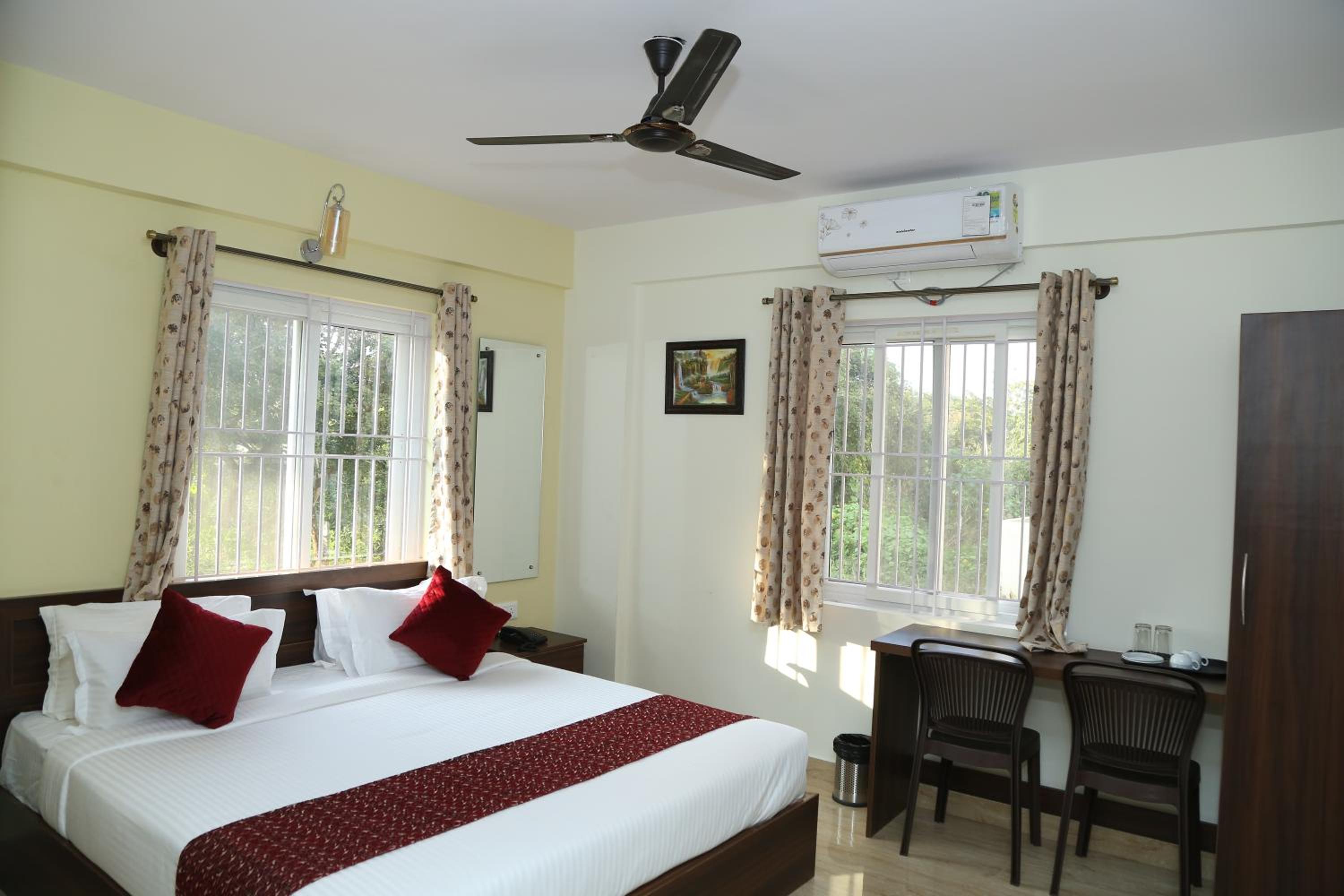 Standard Double Room with Fan - Photo 6
