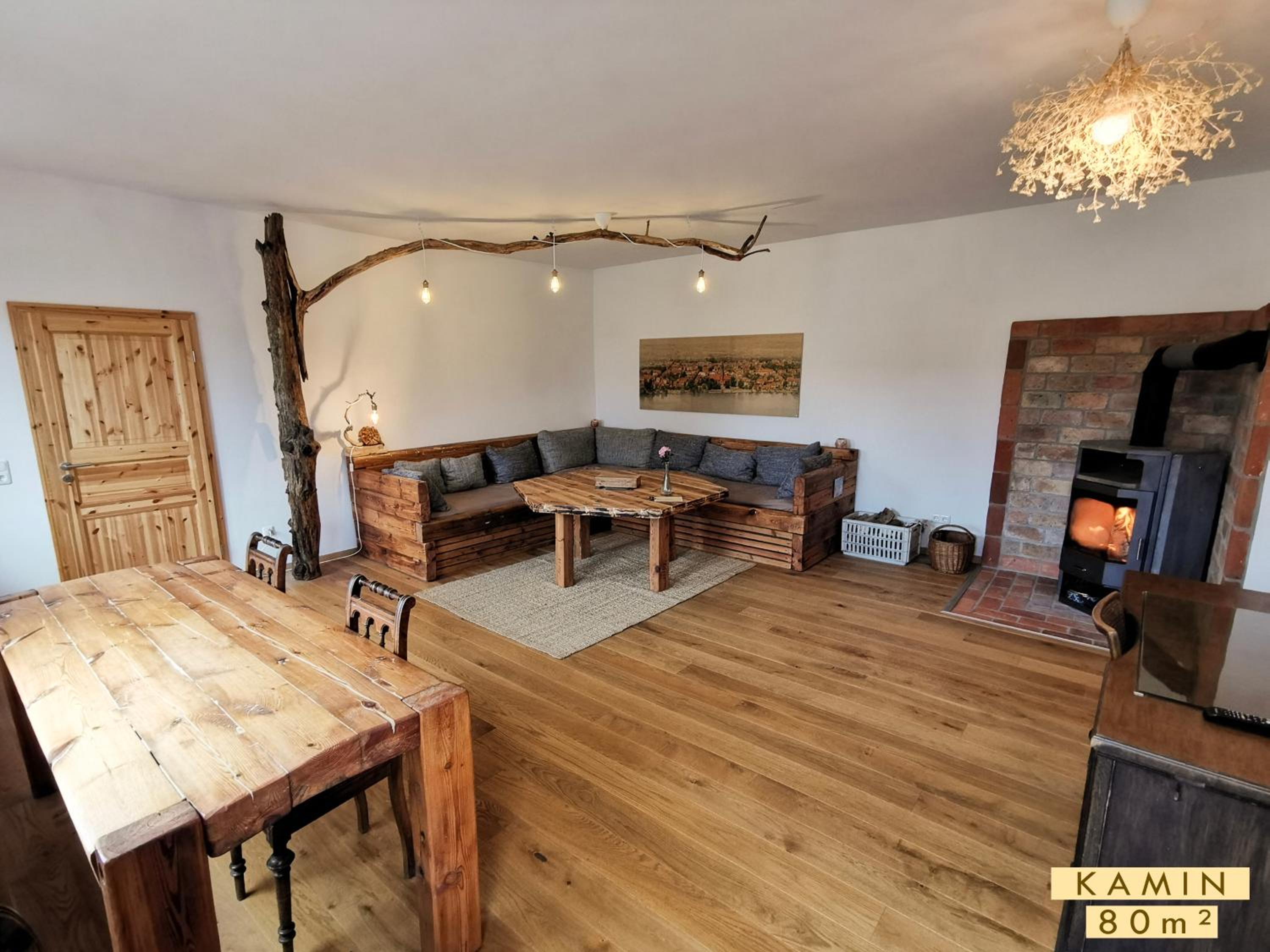 One-Bedroom Apartment with Fireplace photo 3