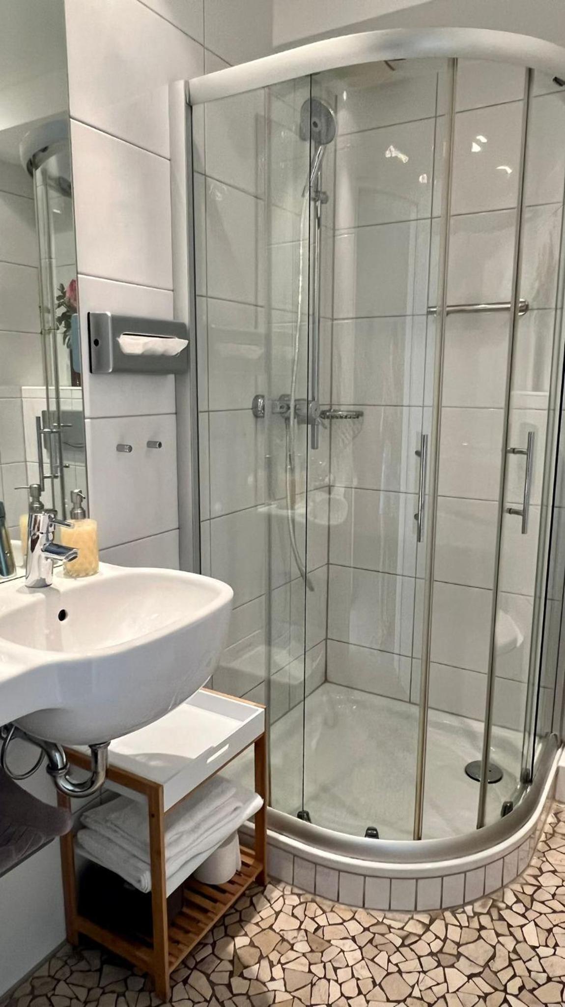 Double Room - Photo 29