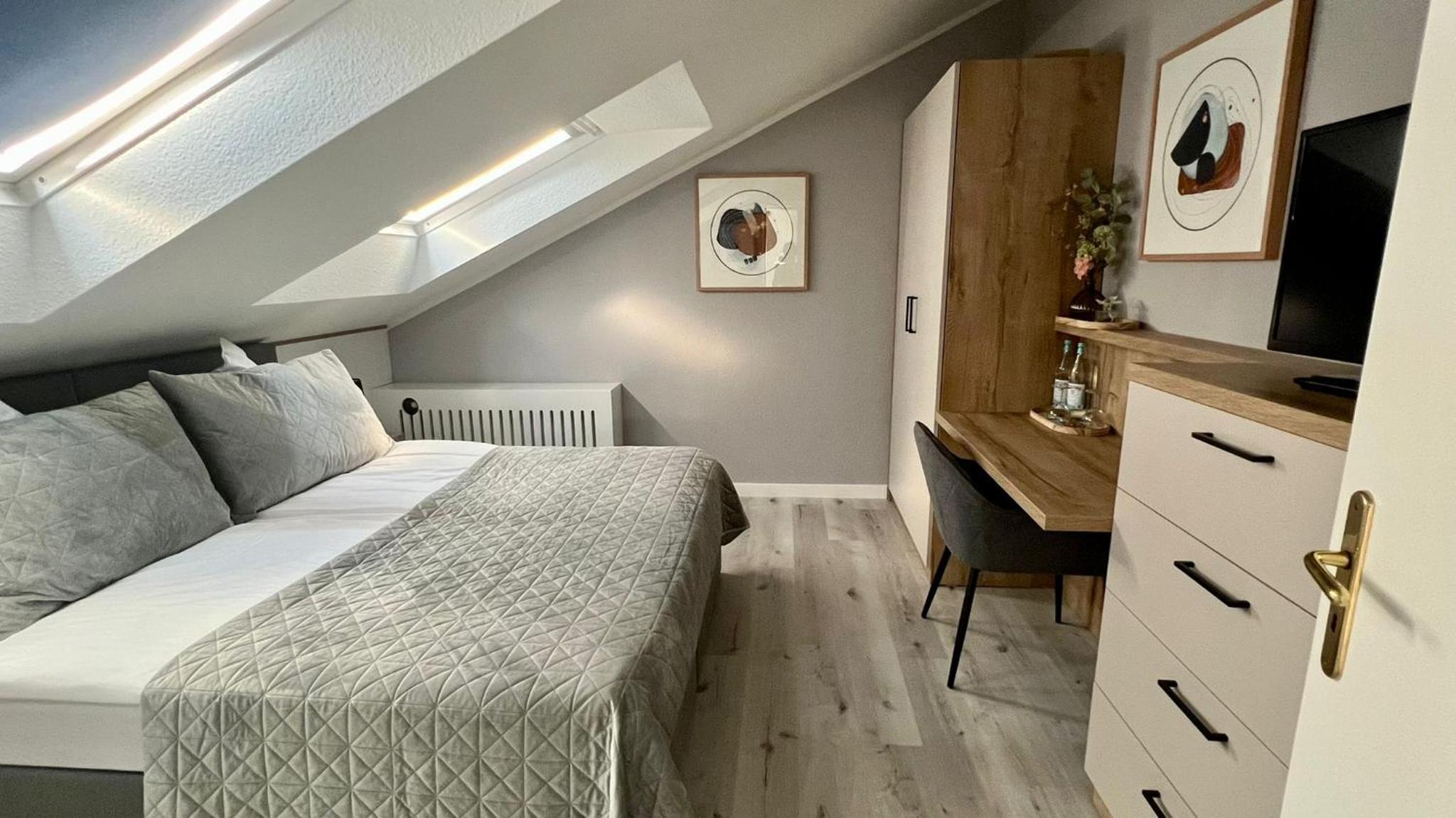 Double Room - Photo 25