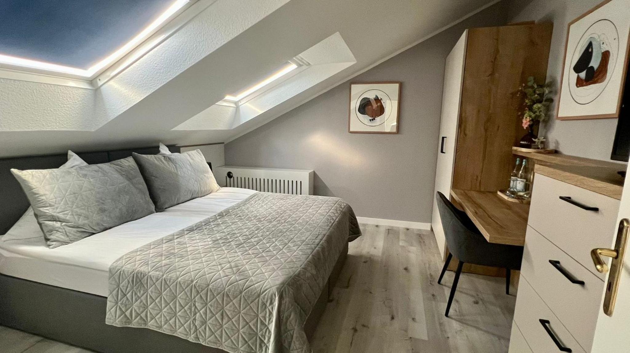 Double Room - Photo 28