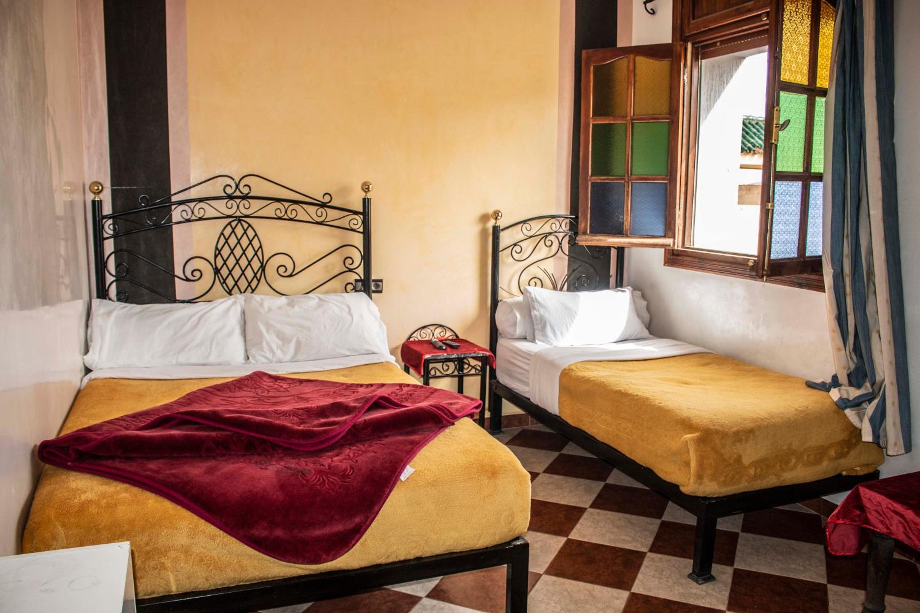 Double Room with Private Bathroom - Photo 6