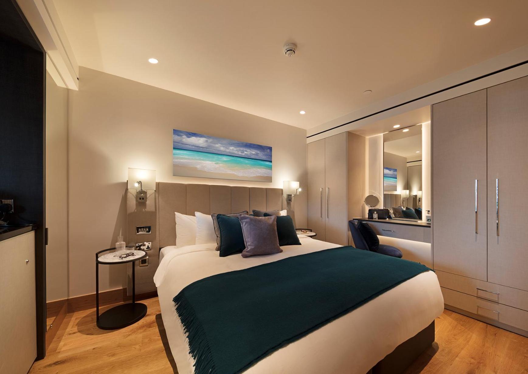 Executive Suite with Kitchen photo 3