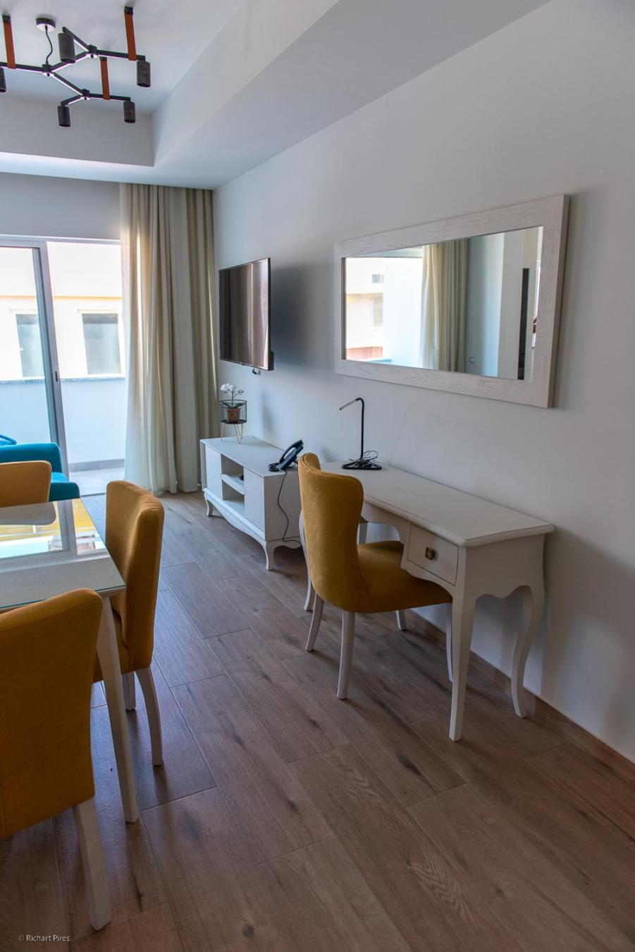 Deluxe Suite with Spa Bath