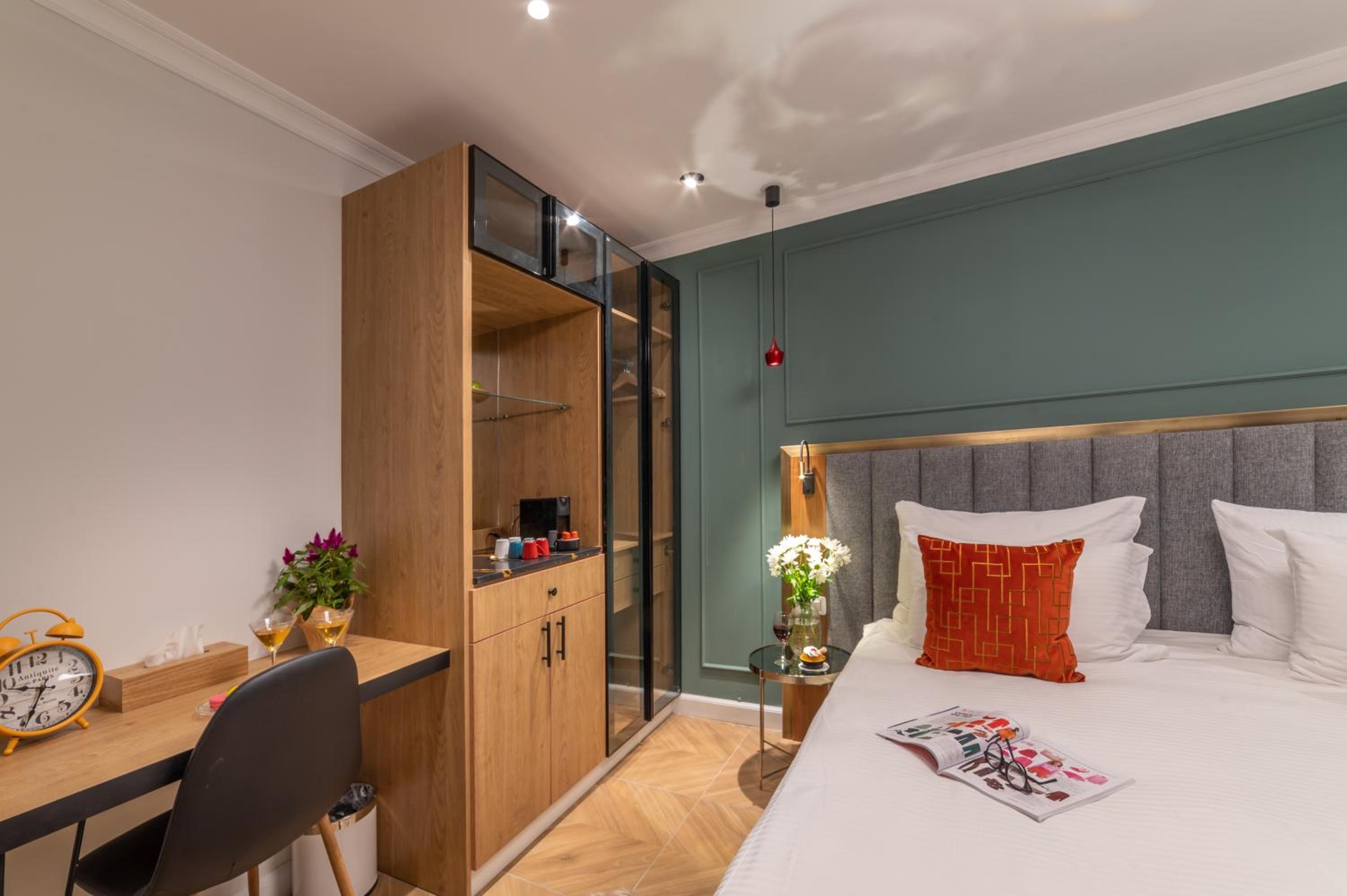 Large Standard Double Room (accessible by stairs only) - Photo 2