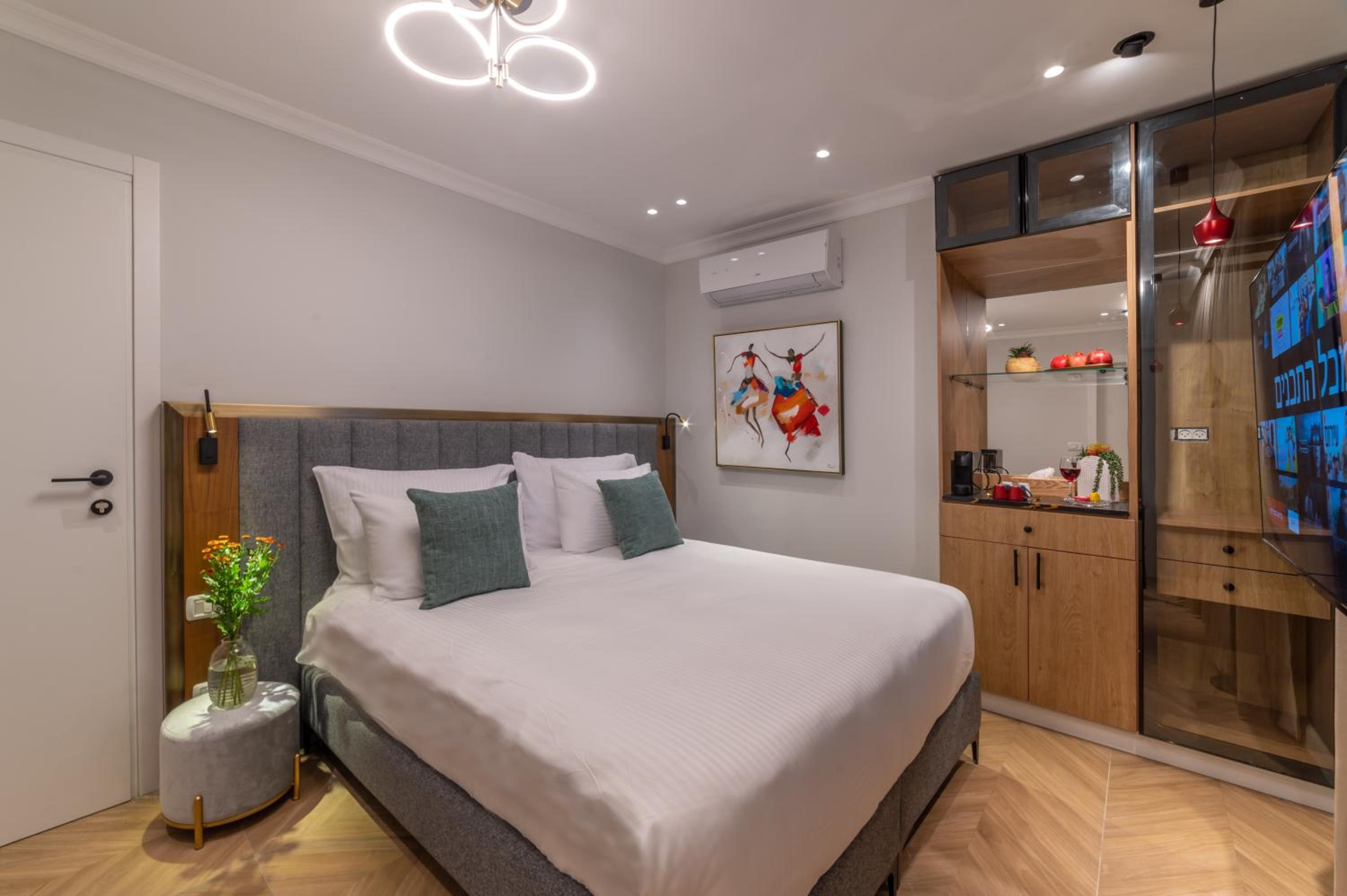 Small Double Room (accessible by stairs only) - Photo 2