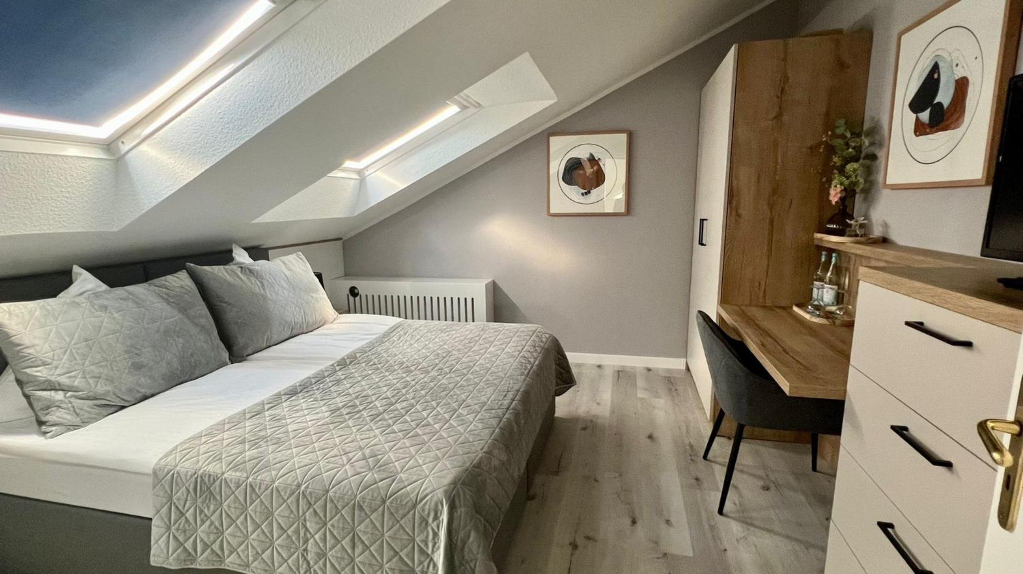 Double Room - Photo 10