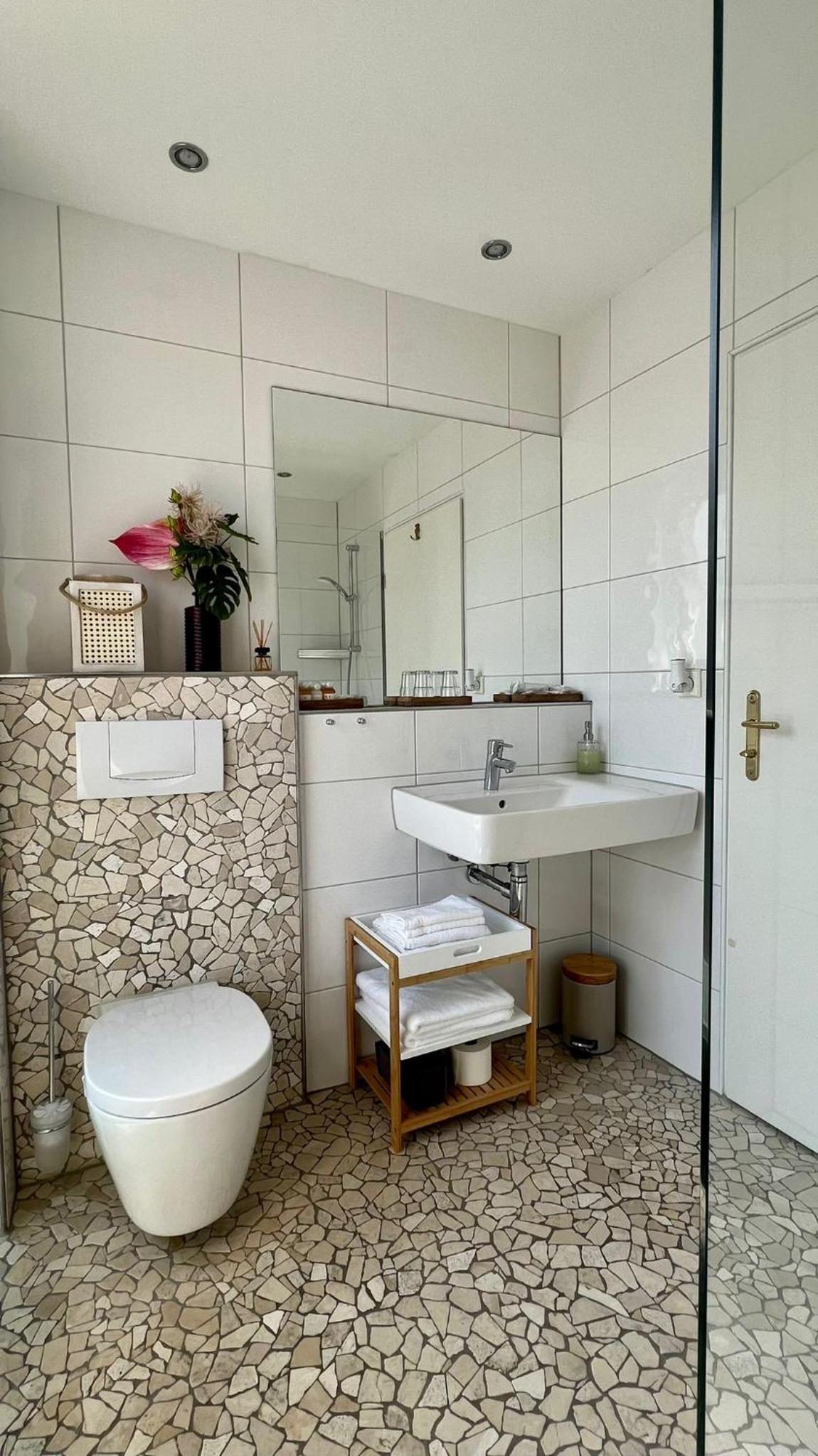 Double Room - Photo 13