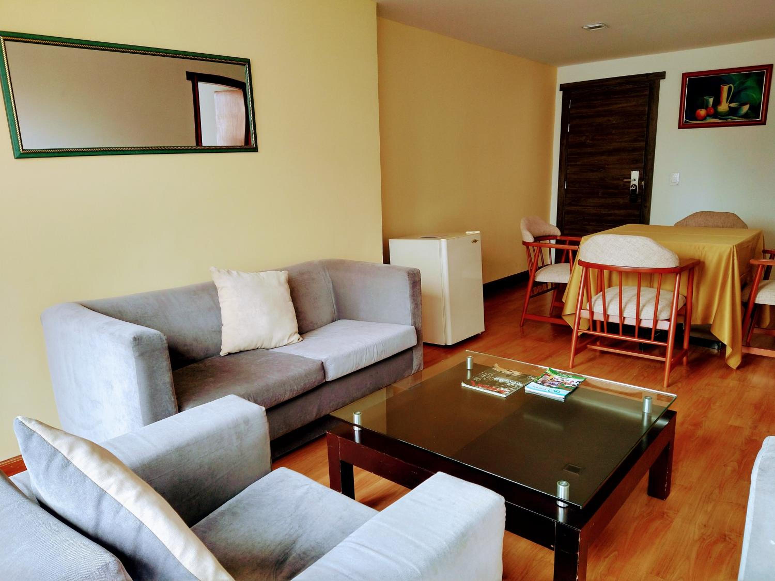 Family Room With Balcony photo 3