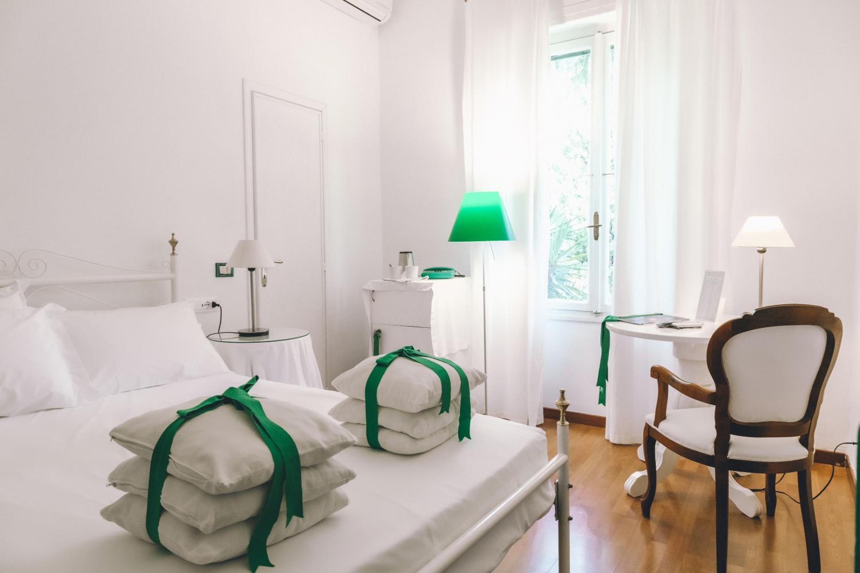 Standard Double Room - Photo 6