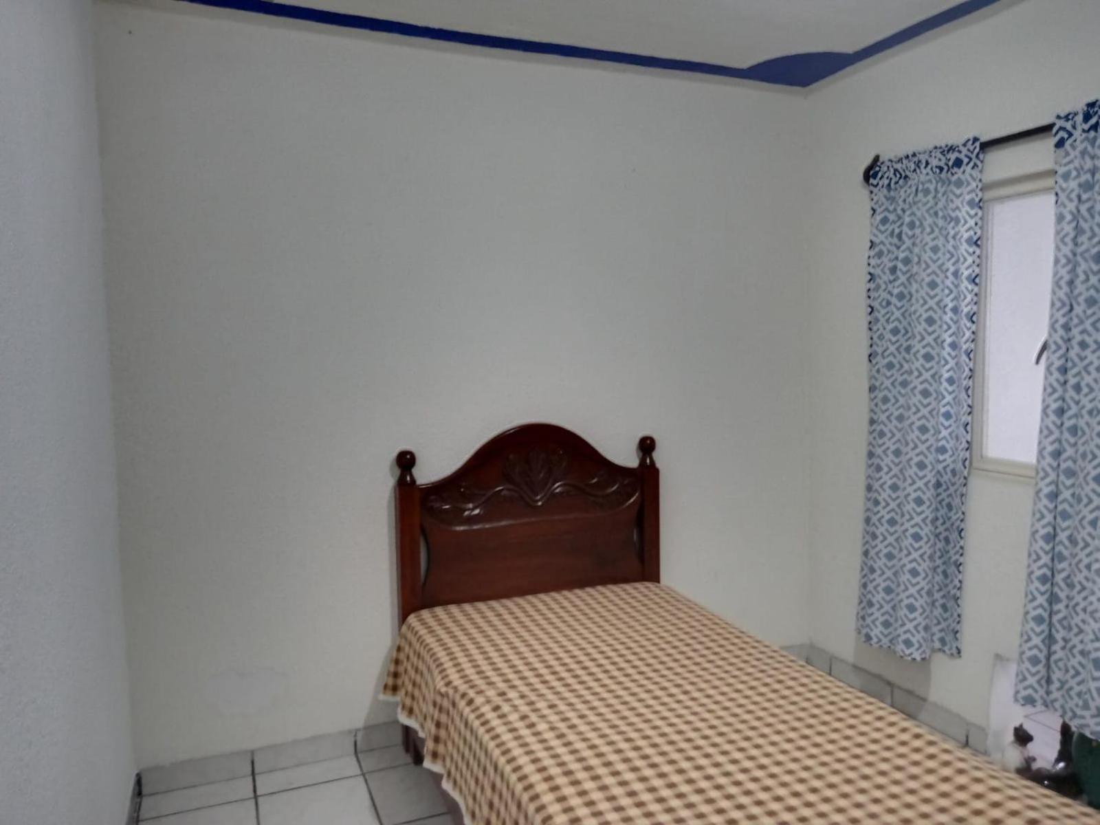 One-Bedroom House photo 1