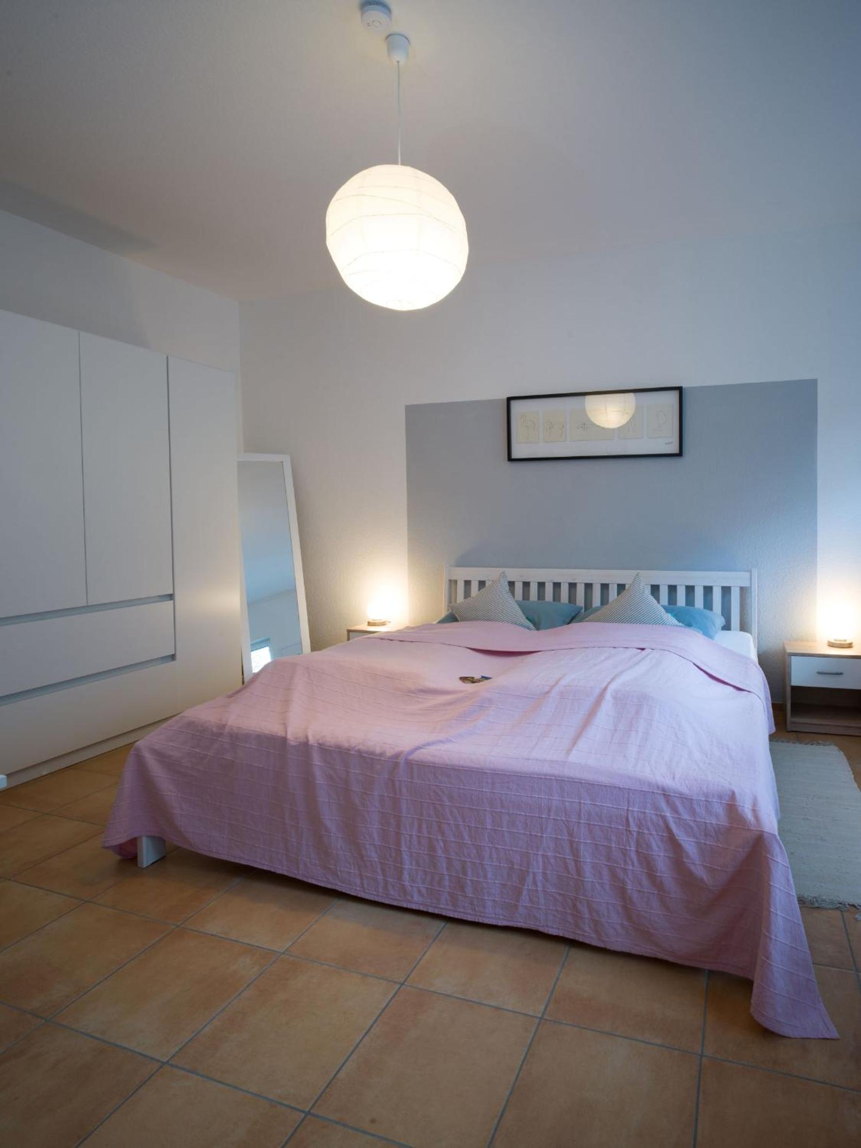 One-Bedroom Apartment photo 1