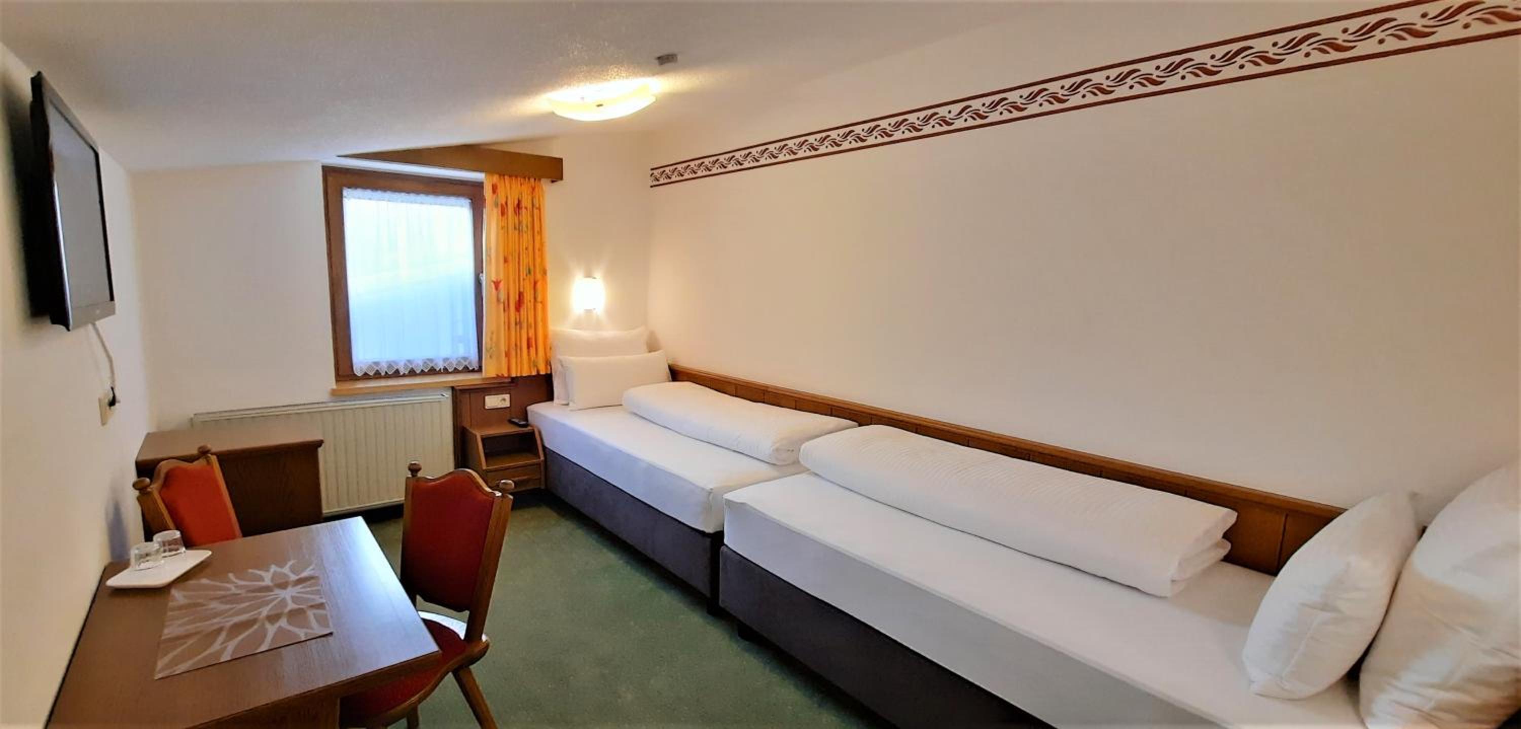 Standard Twin Room photo 1