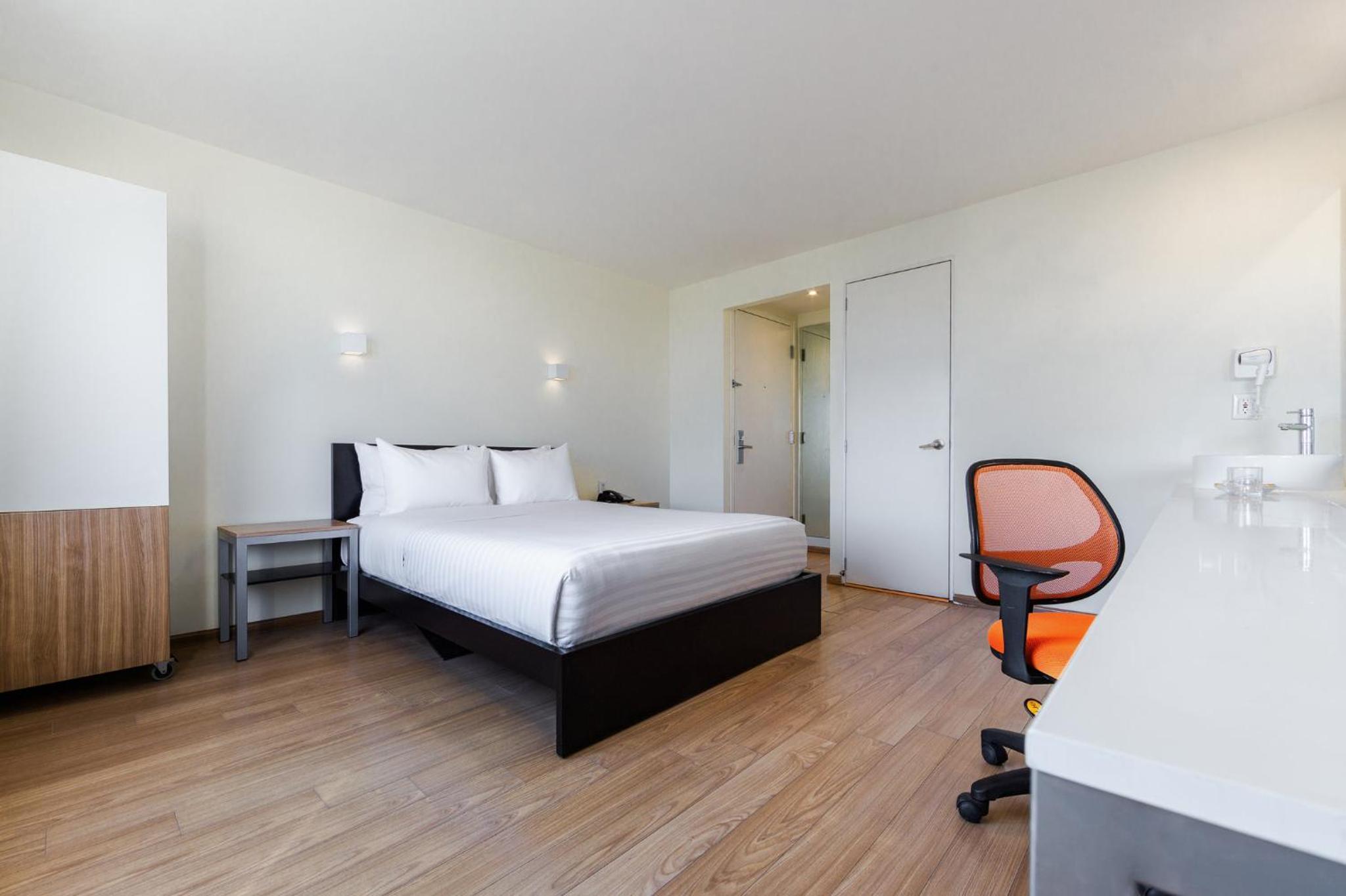 Superior Room 1 Queen photo 2