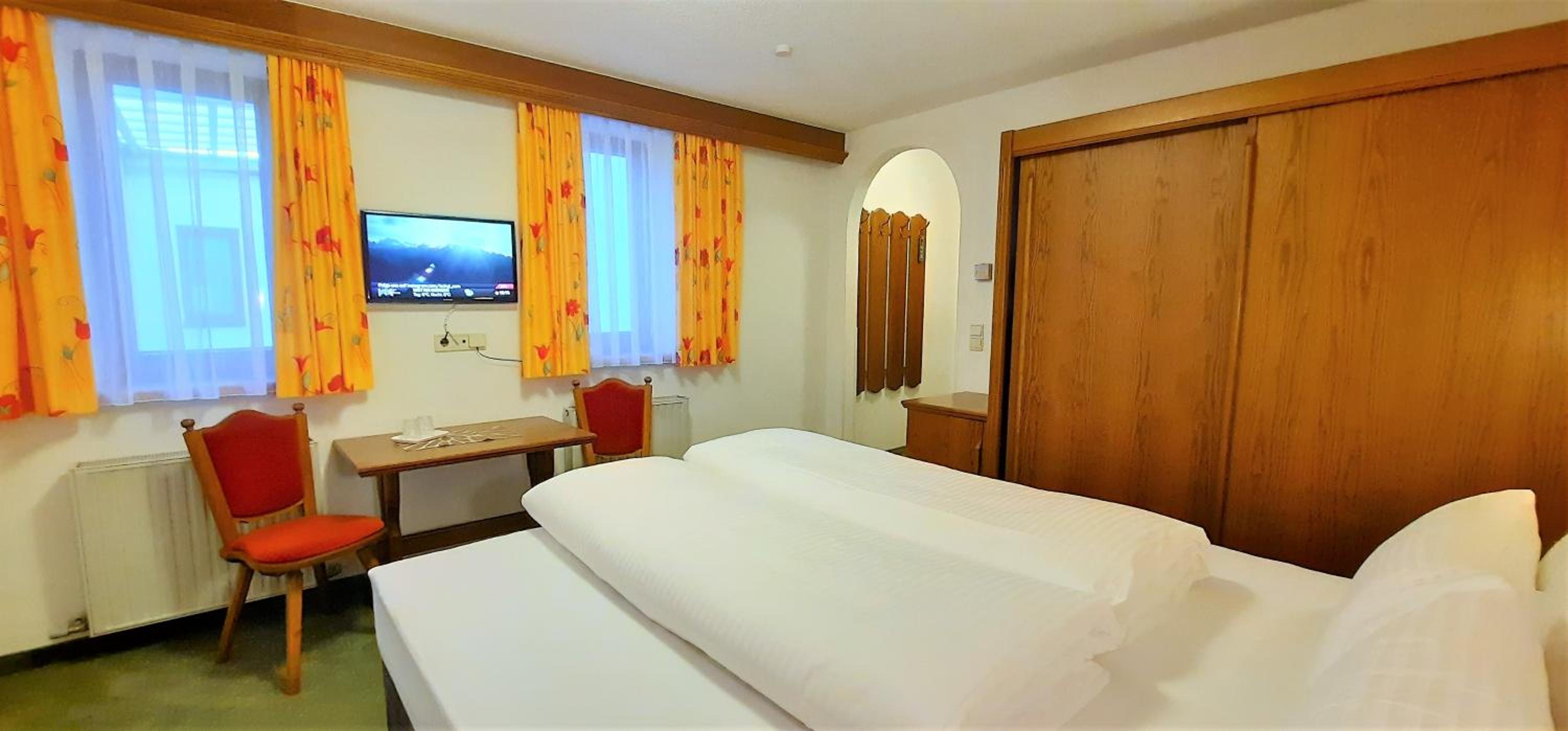Budget Double Room photo 2