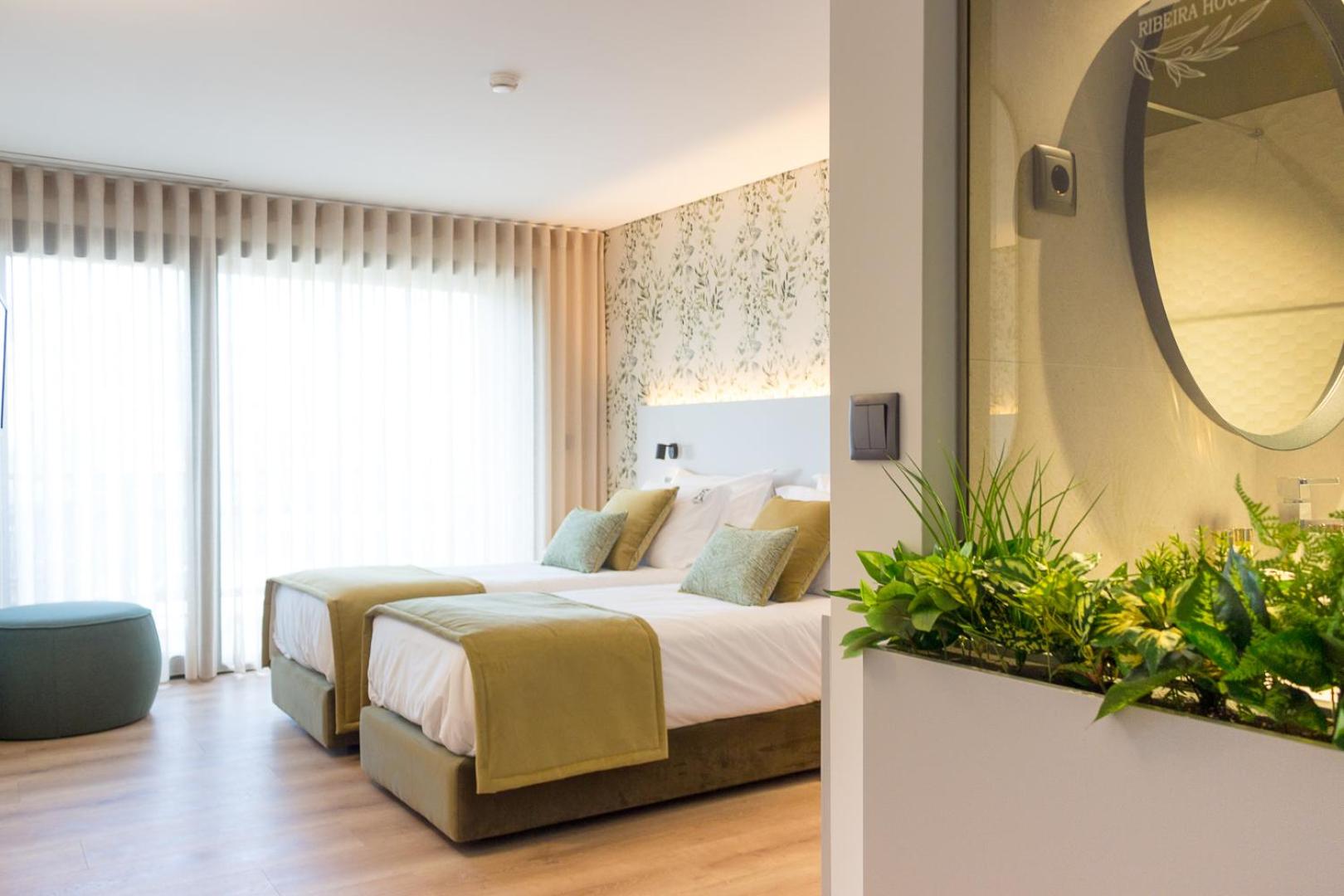 Deluxe Double or Twin Room - Photo 5
