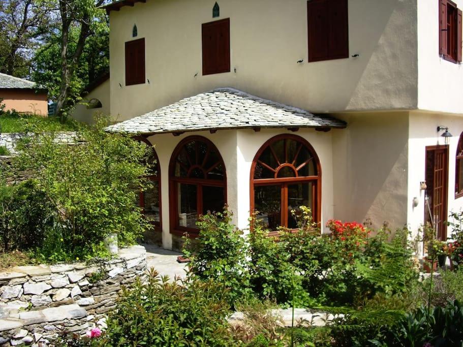 Villa photo 2