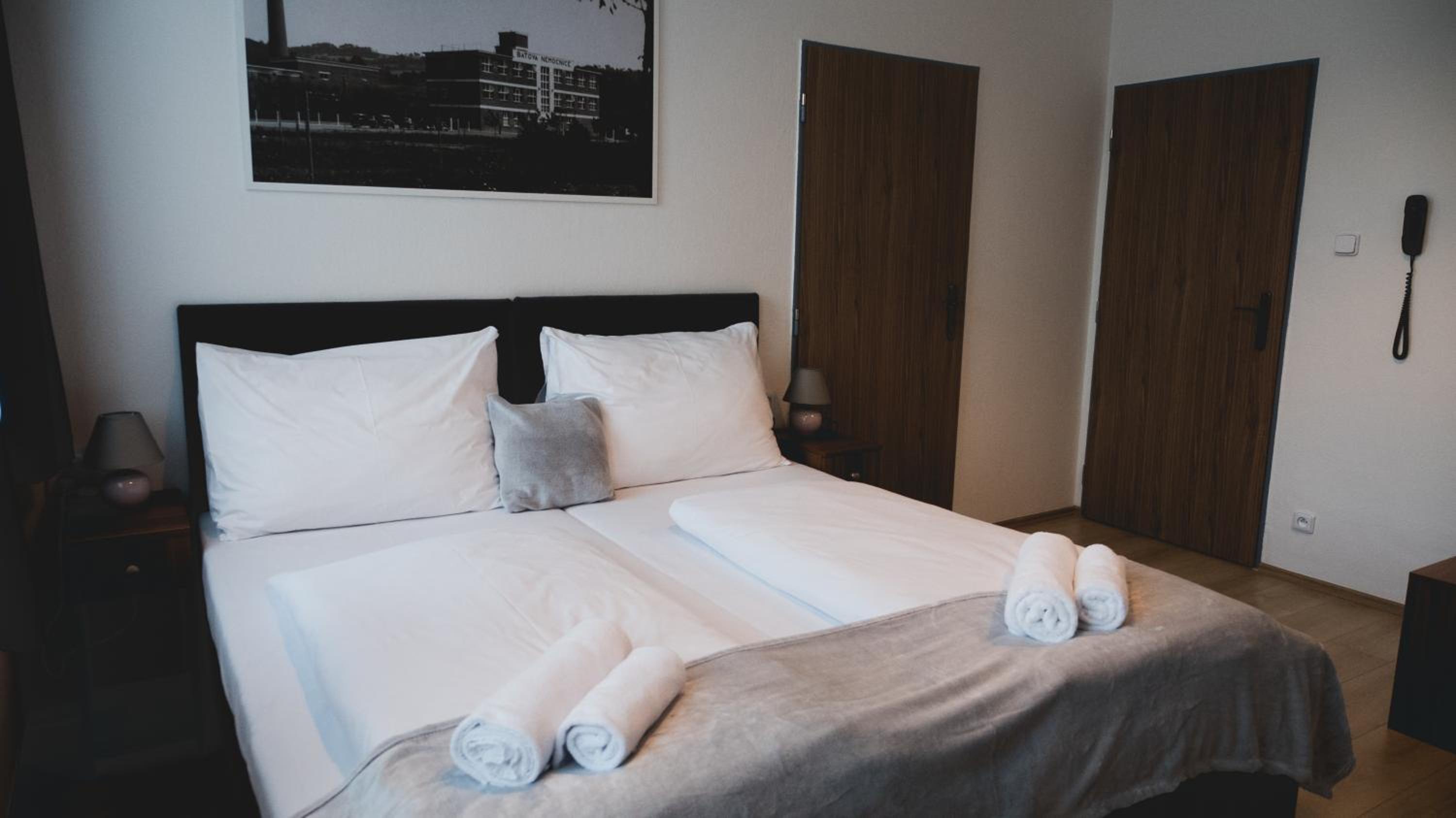 Suite - Photo 1