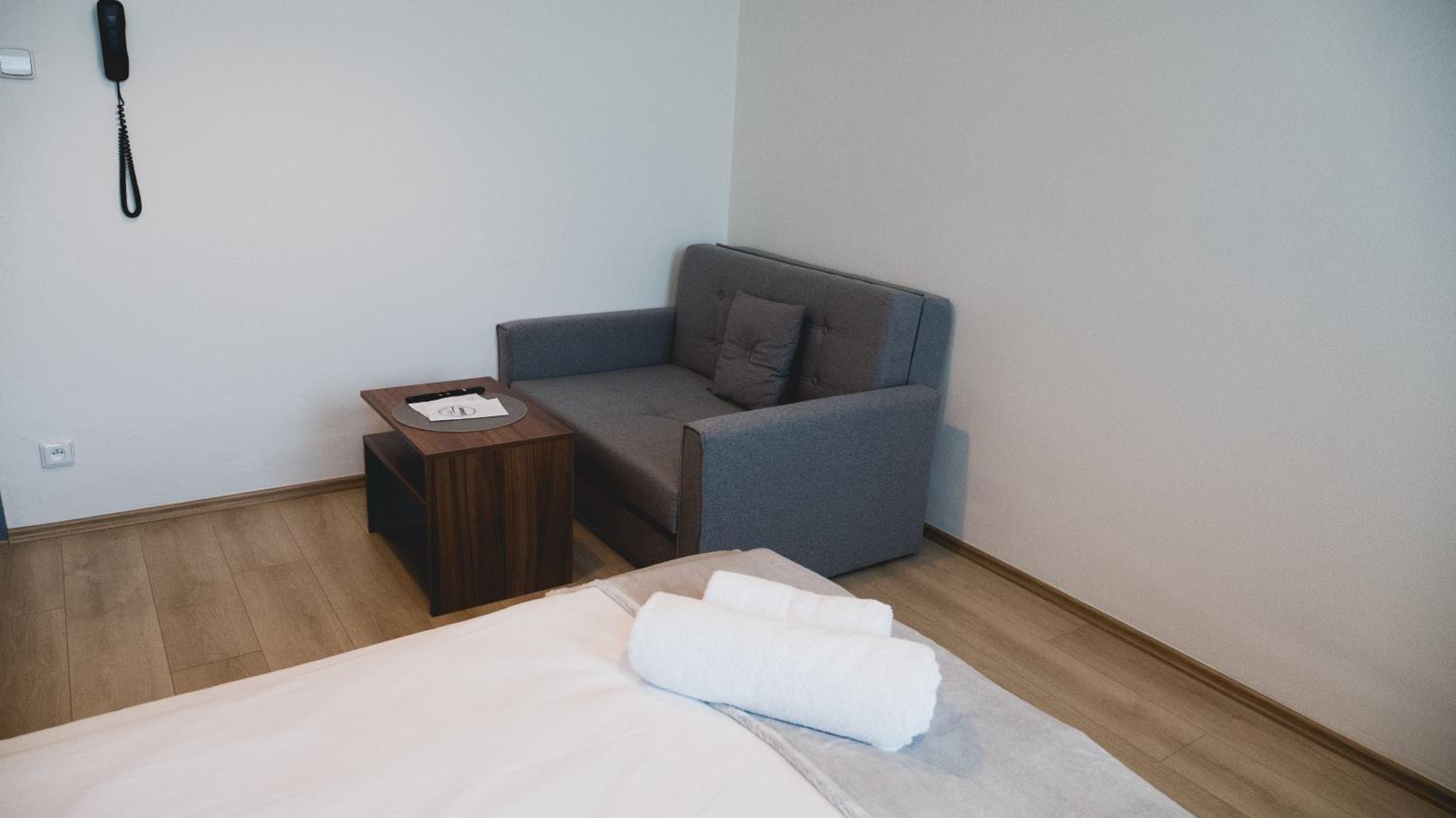 Suite - Photo 16