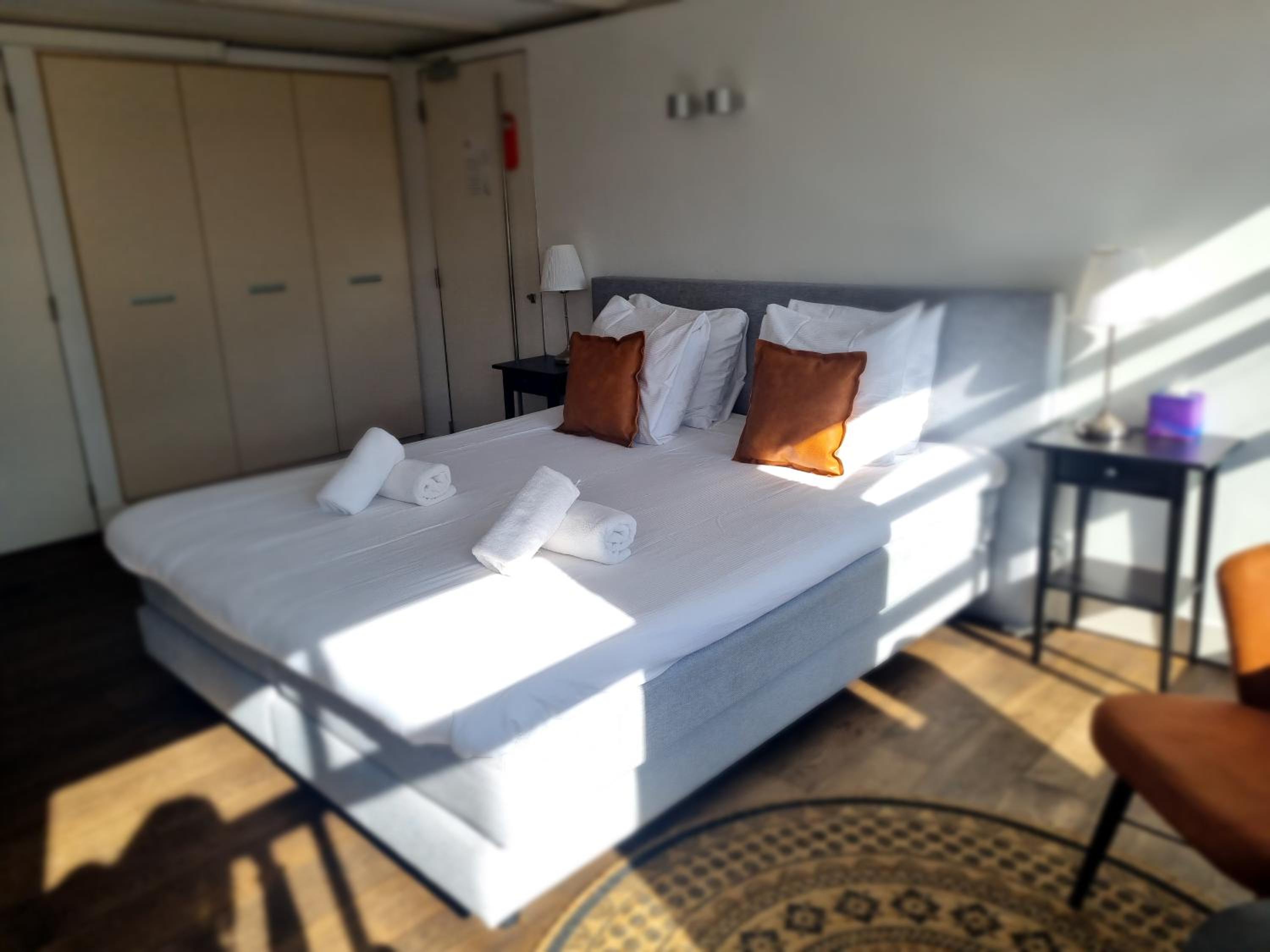 Standard Double Room with External Toilet - Photo 2