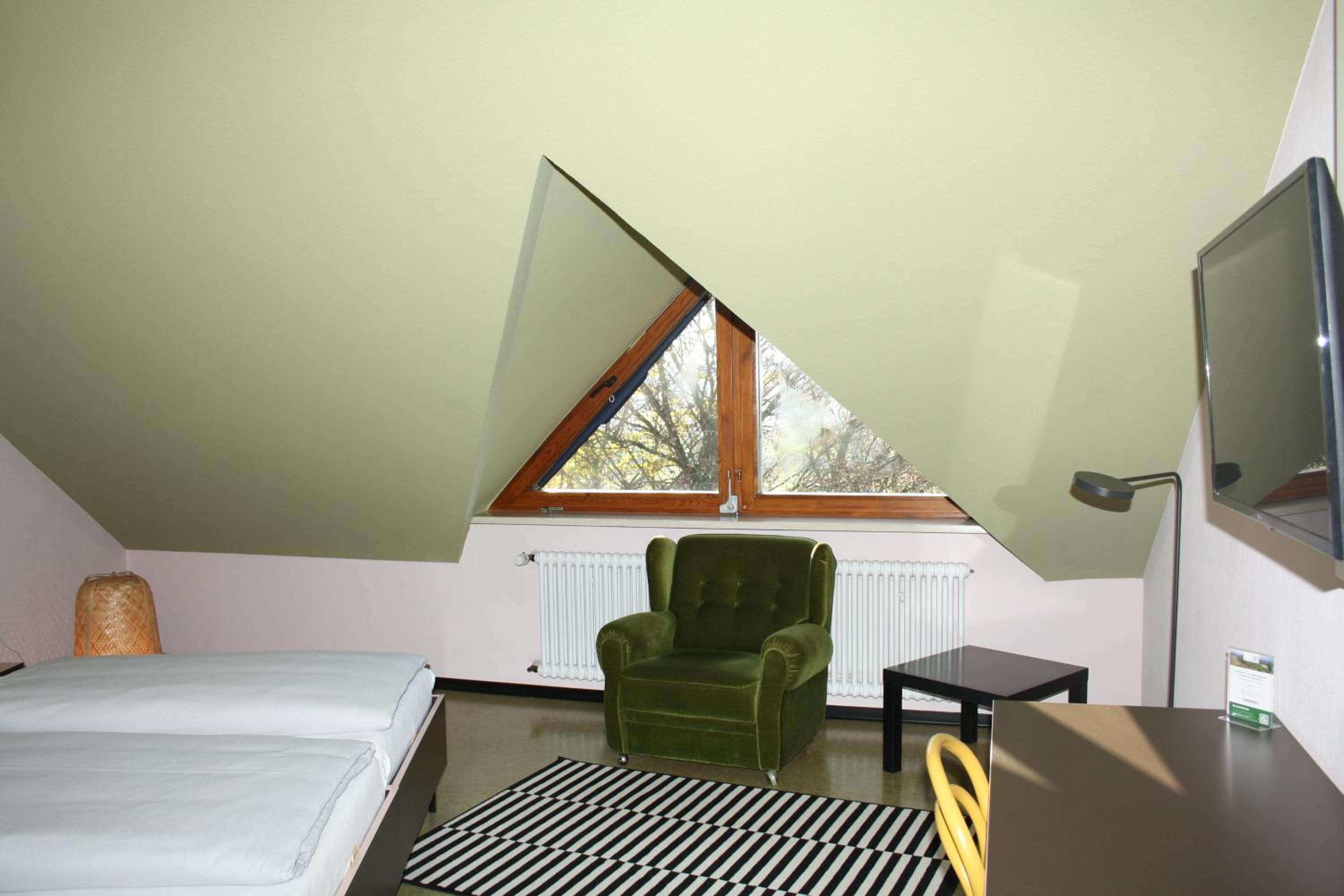 Standard Double Room Top Floor With Roof Pitch photo 3