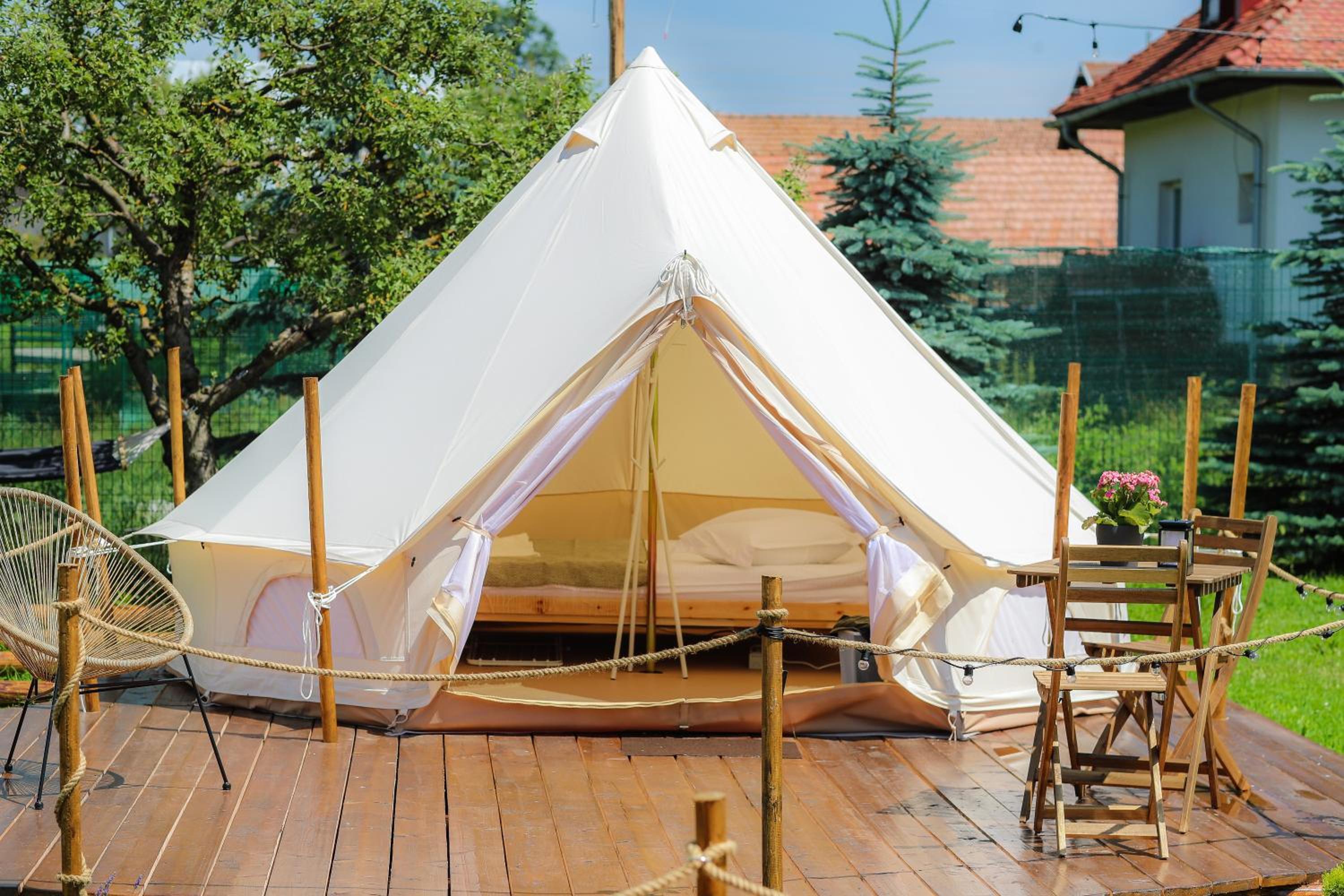 Tent - Photo 3