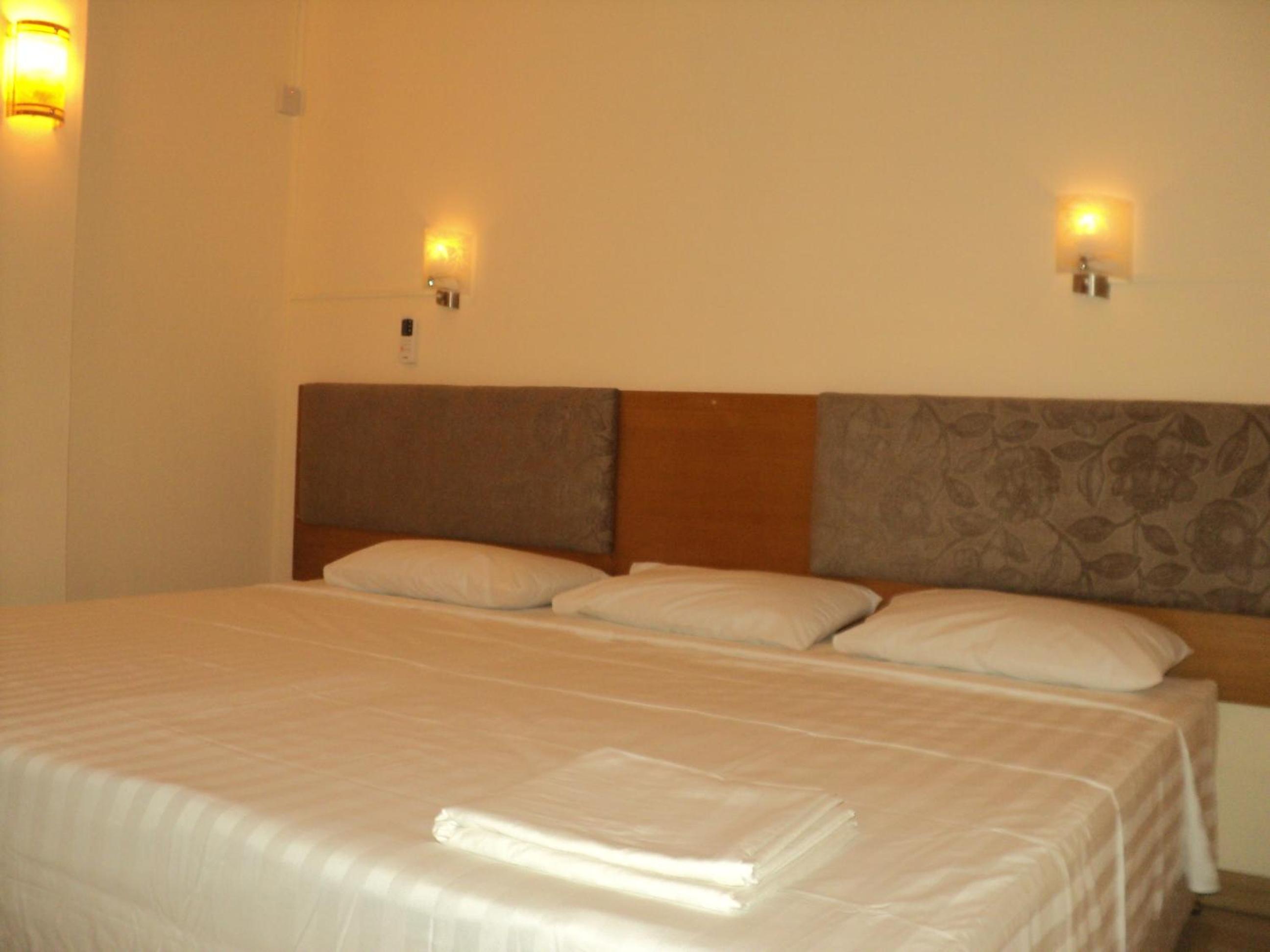 Half Basement 3-Bedrooms Apartment photo 2