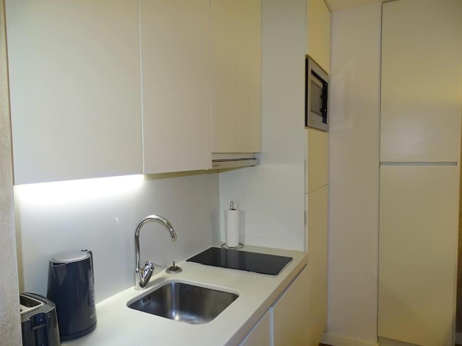 One-Bedroom Apartment photo 3