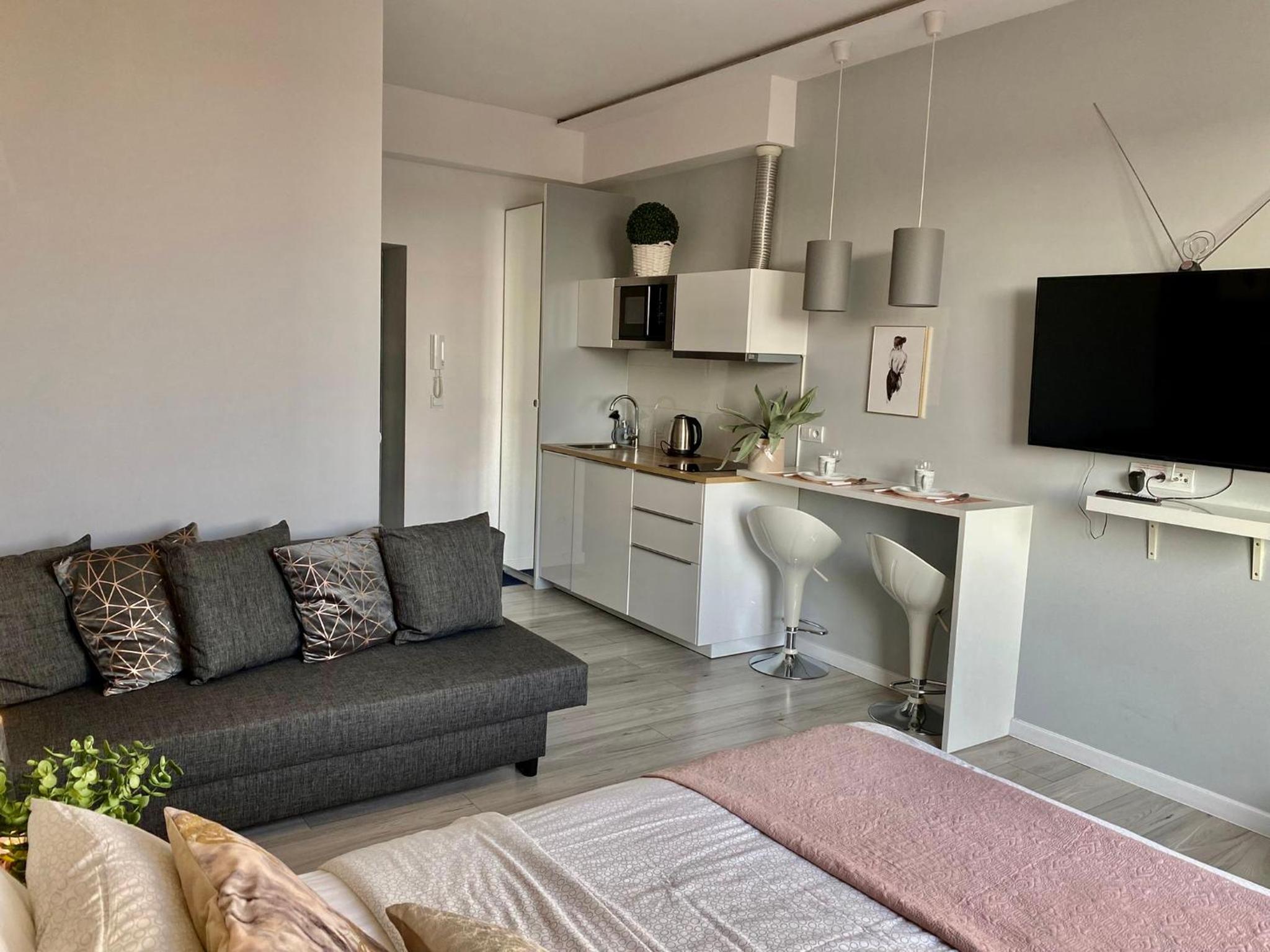Studio Apartment with City View - Photo 5