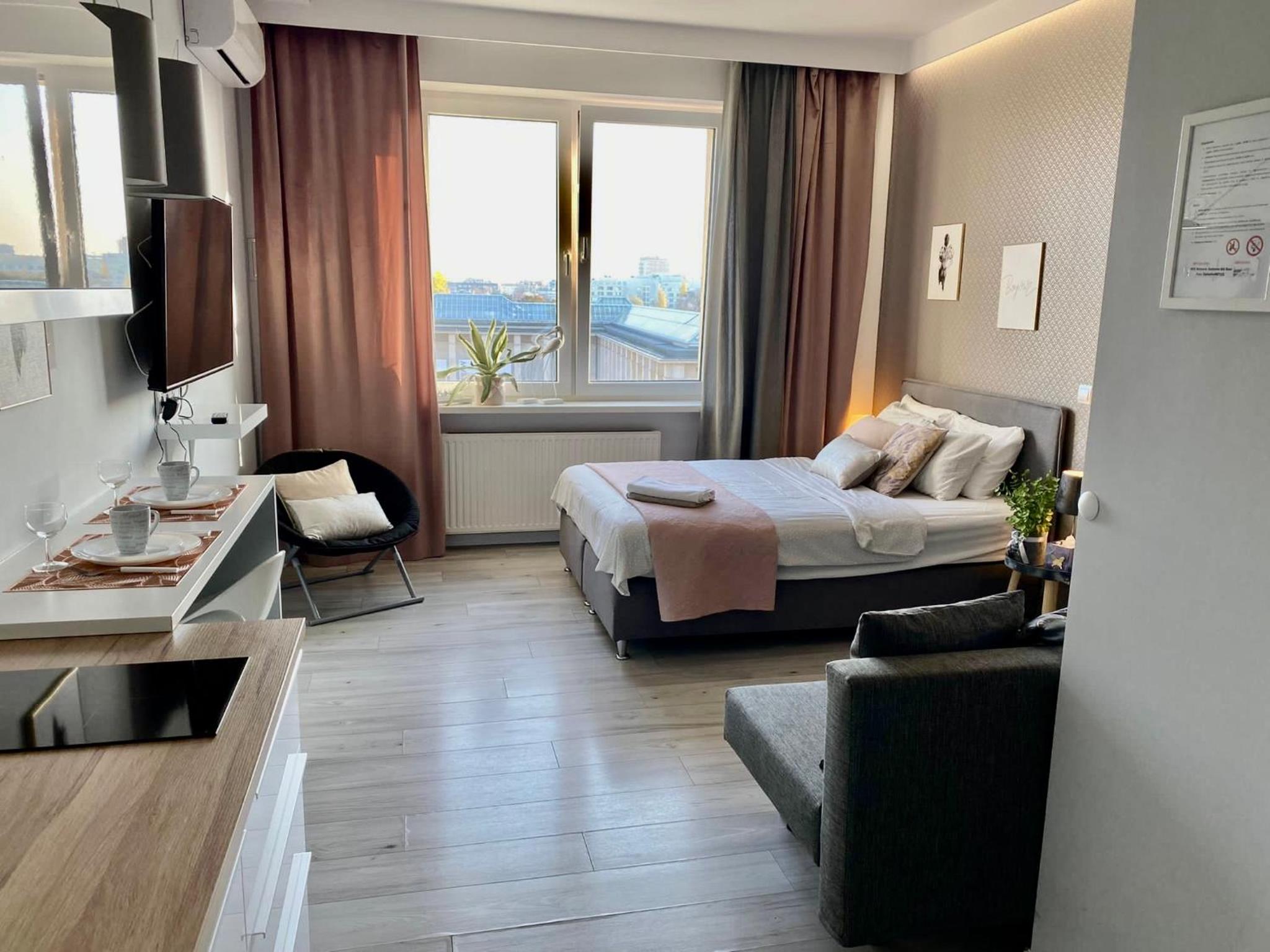Studio Apartment with City View - Photo 9