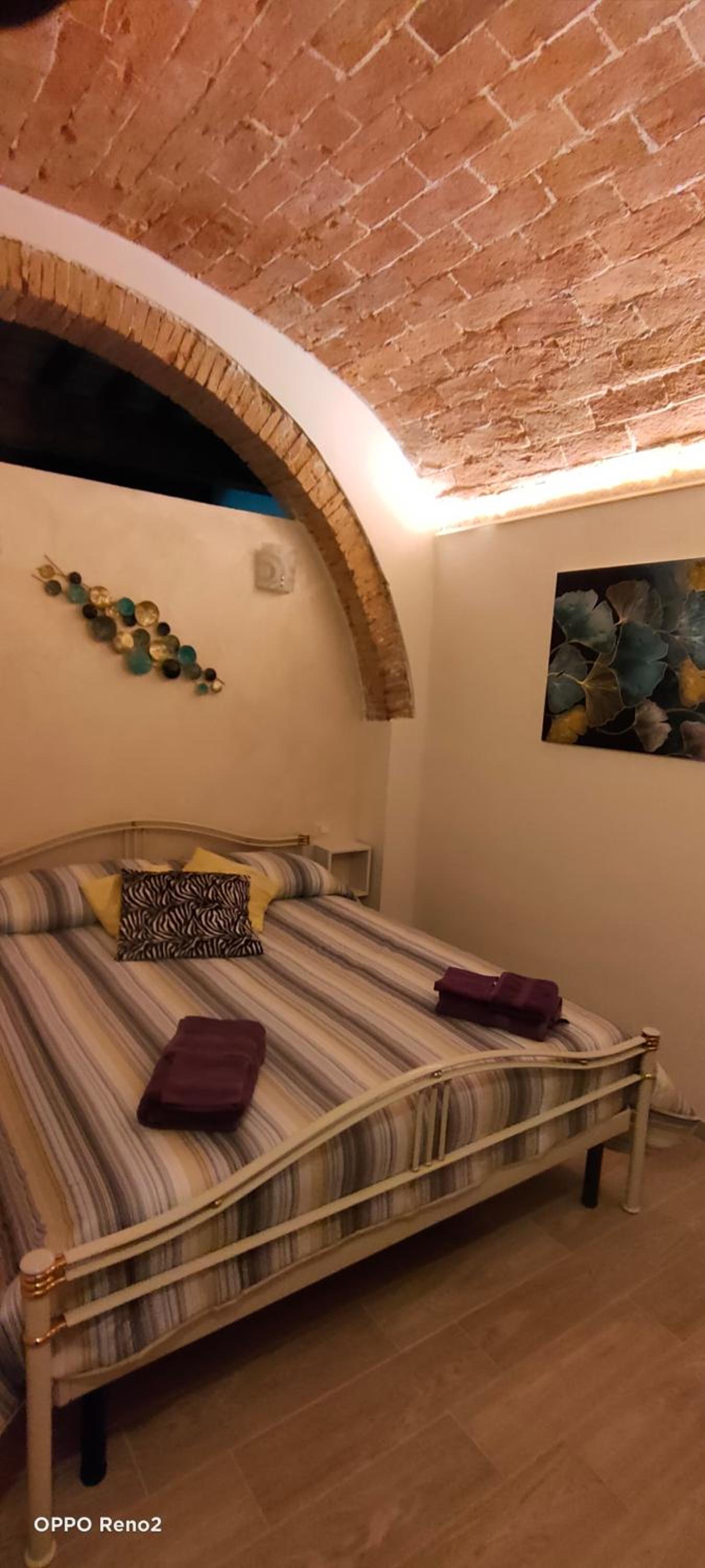 Standard Suite - Photo 24