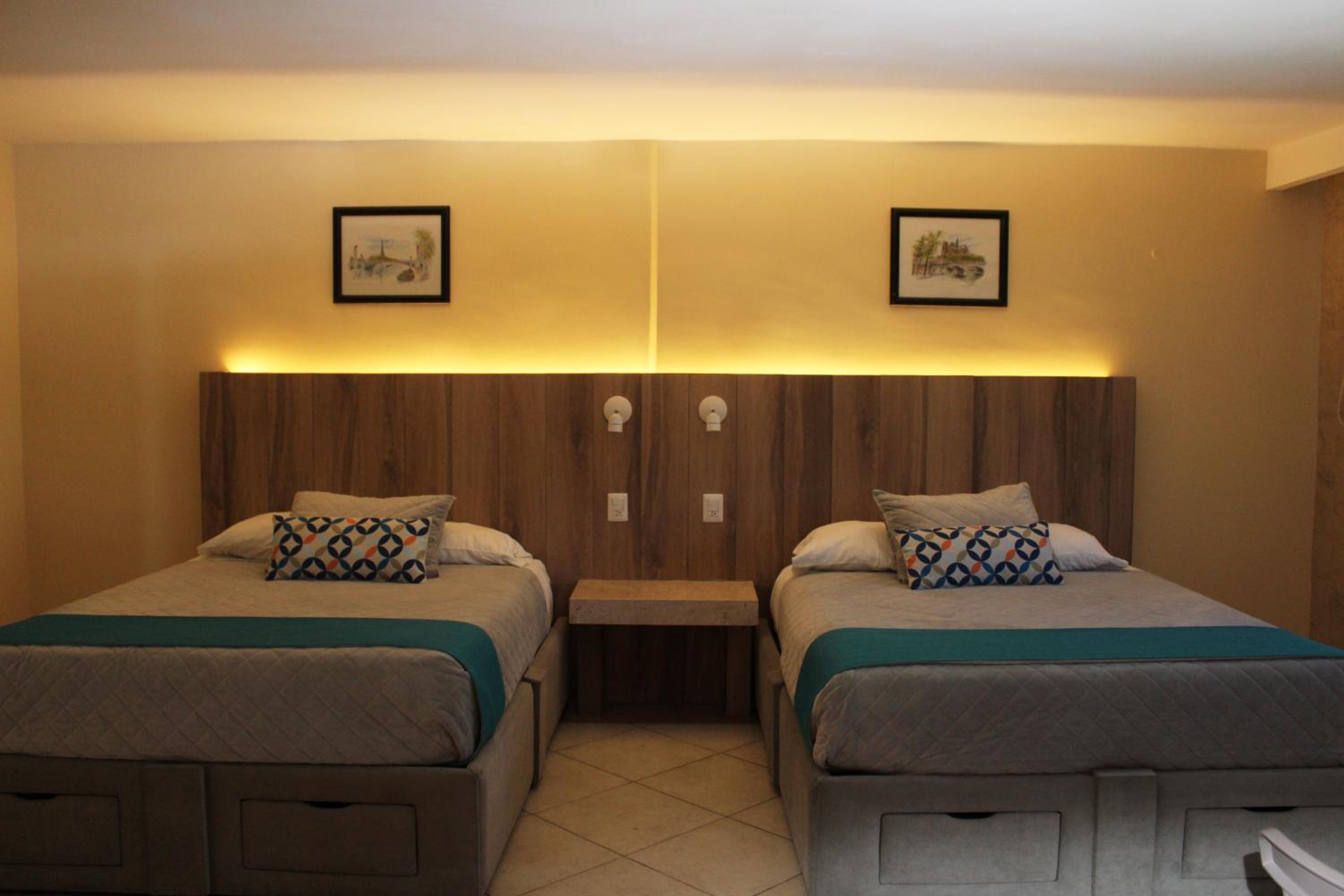 Deluxe Double Room with Two Double Beds photo 3