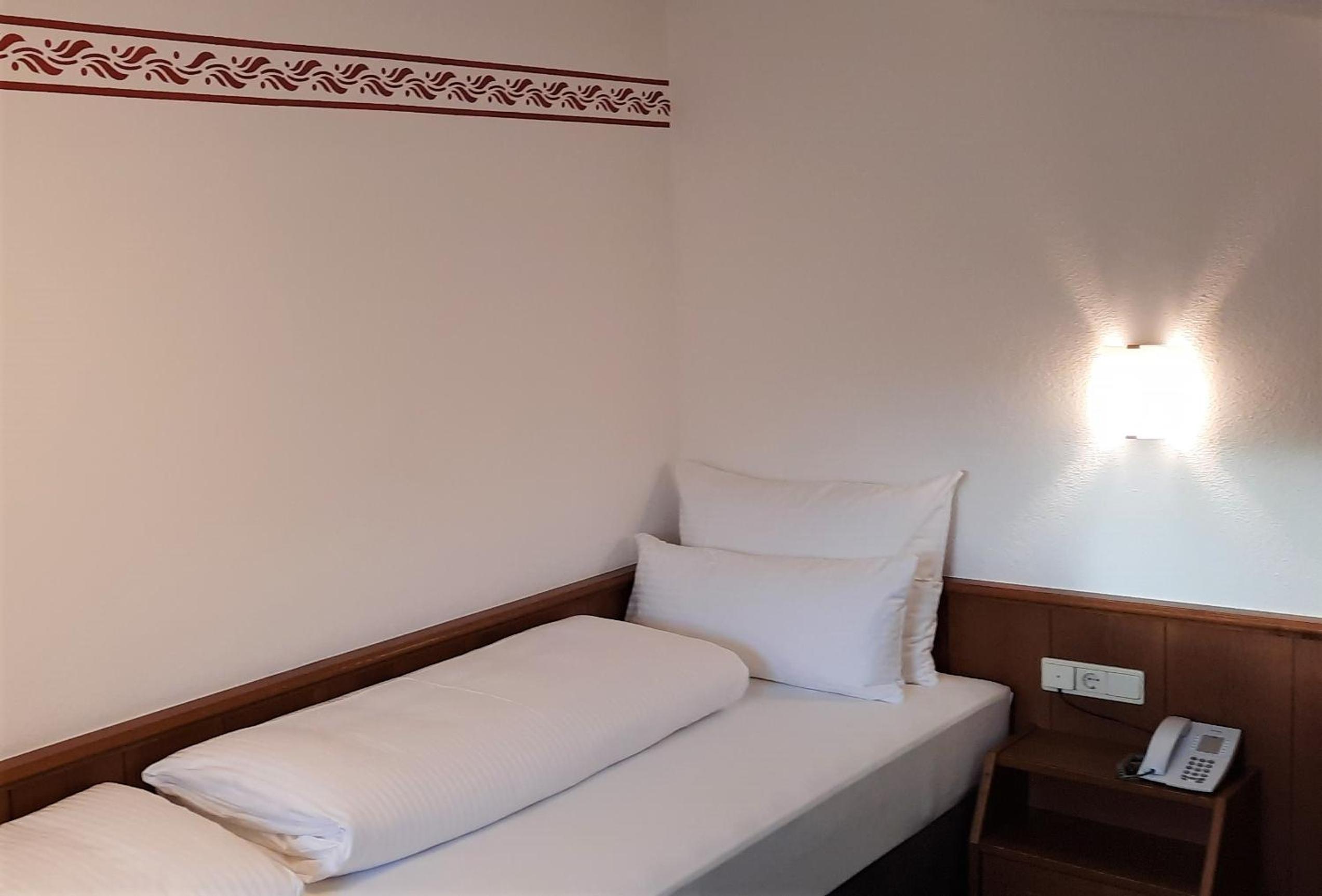 Standard Twin Room photo 2